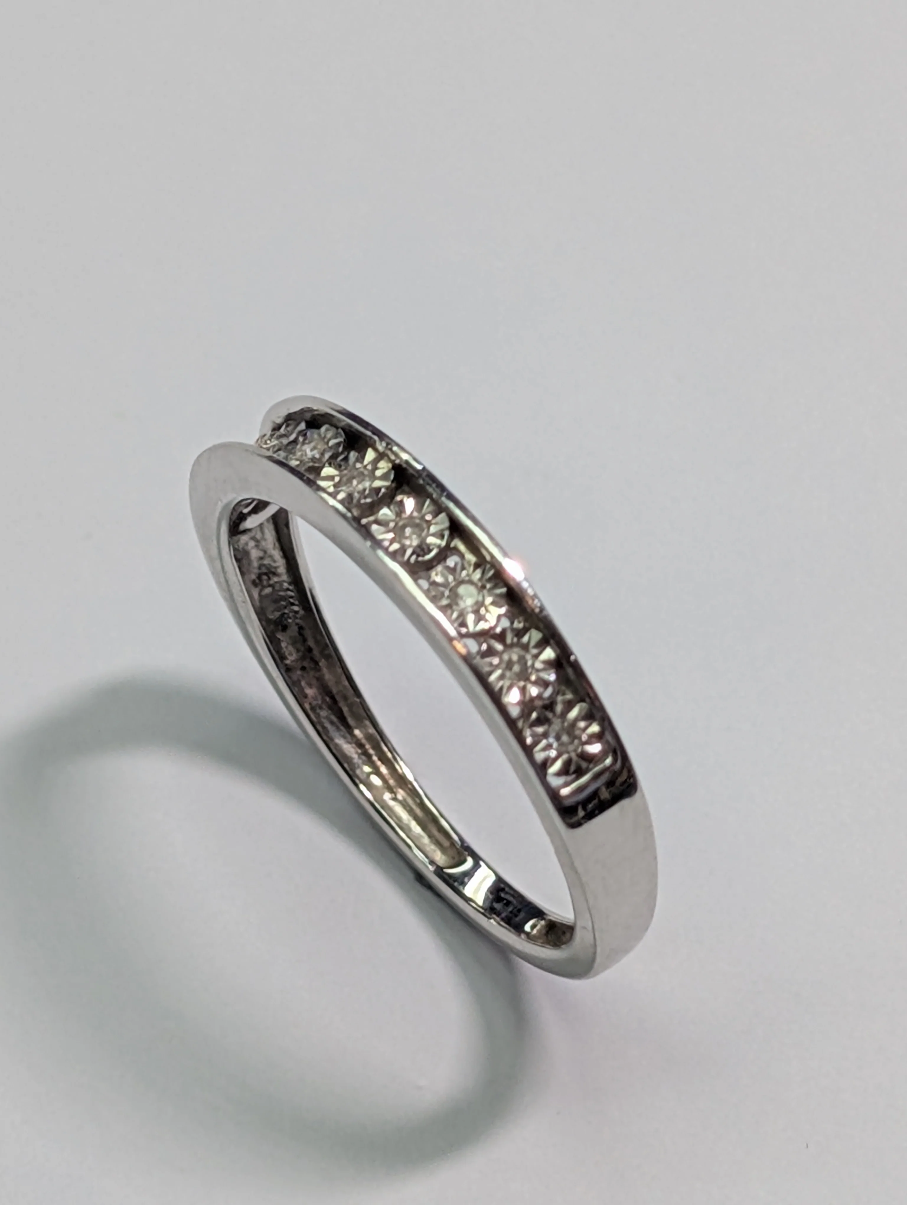 9CT White Gold Diamond Ring - Image 2