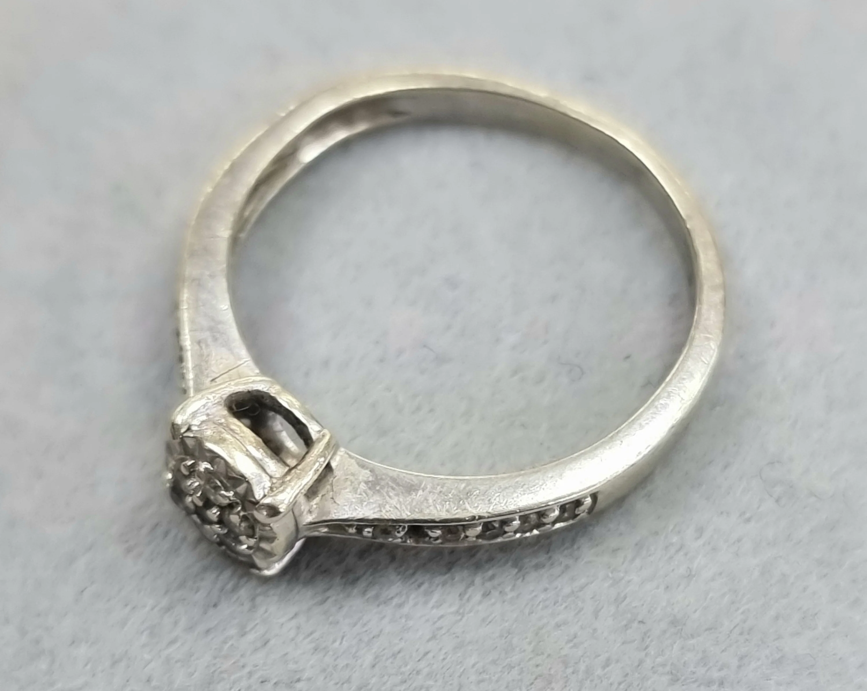 9ct White Gold Diamond Ring N1/2 - Image 2