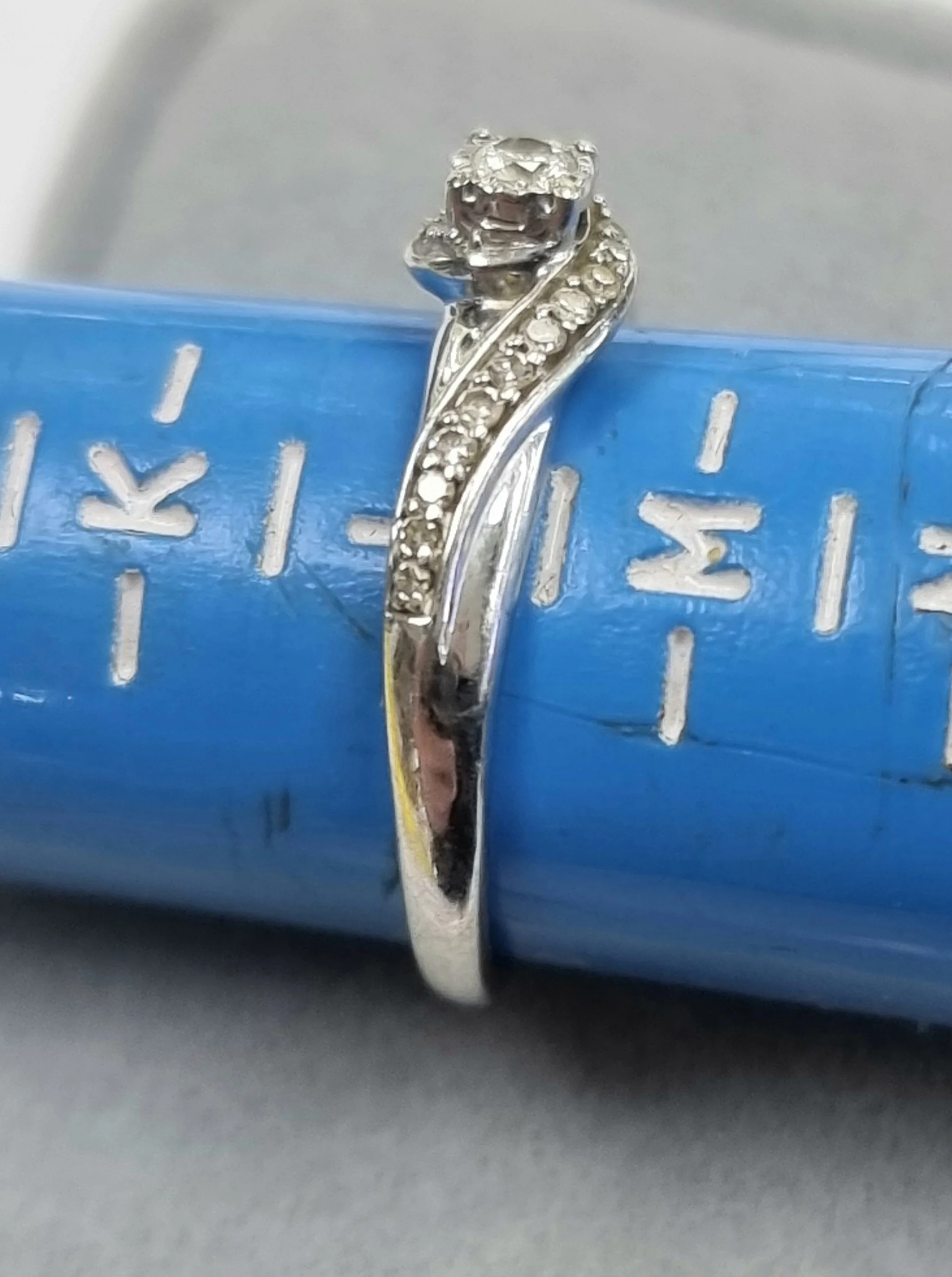 9ct White Gold Diamond Ring Size L - Image 3