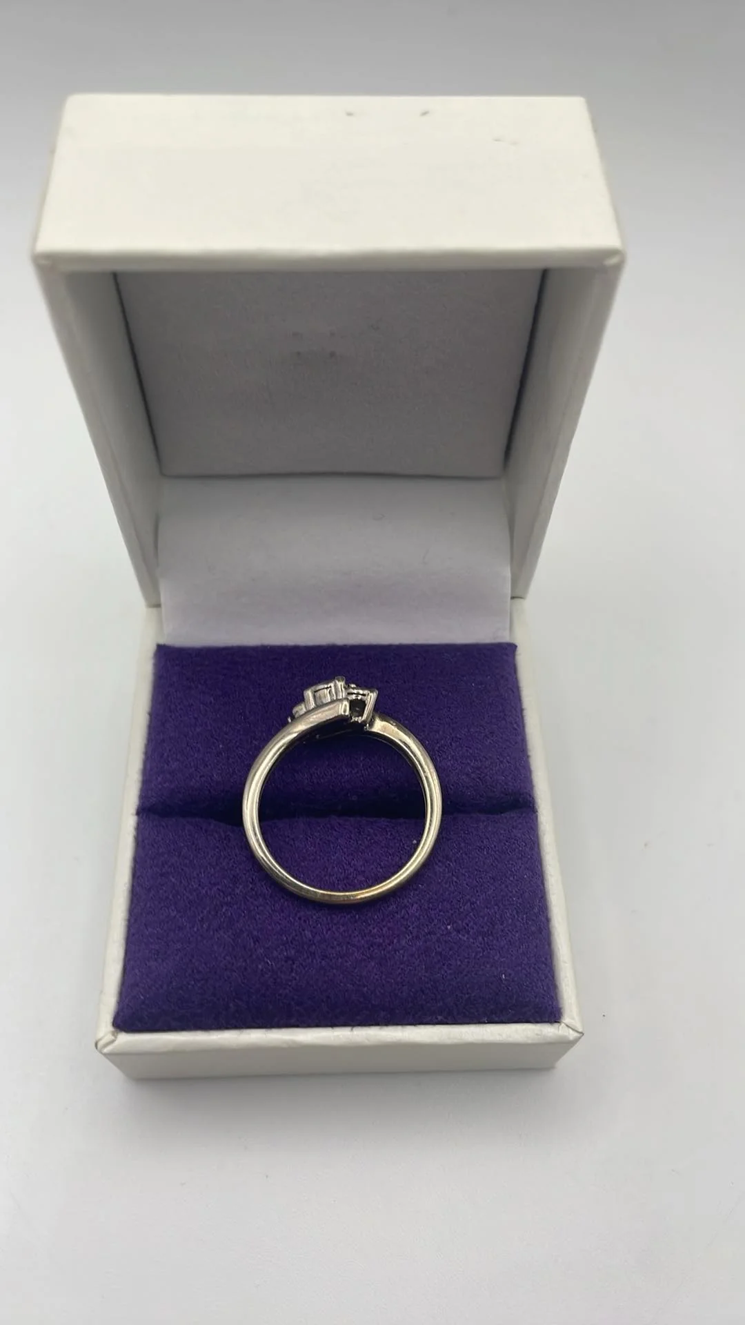 9ct white gold ring - M - Image 3