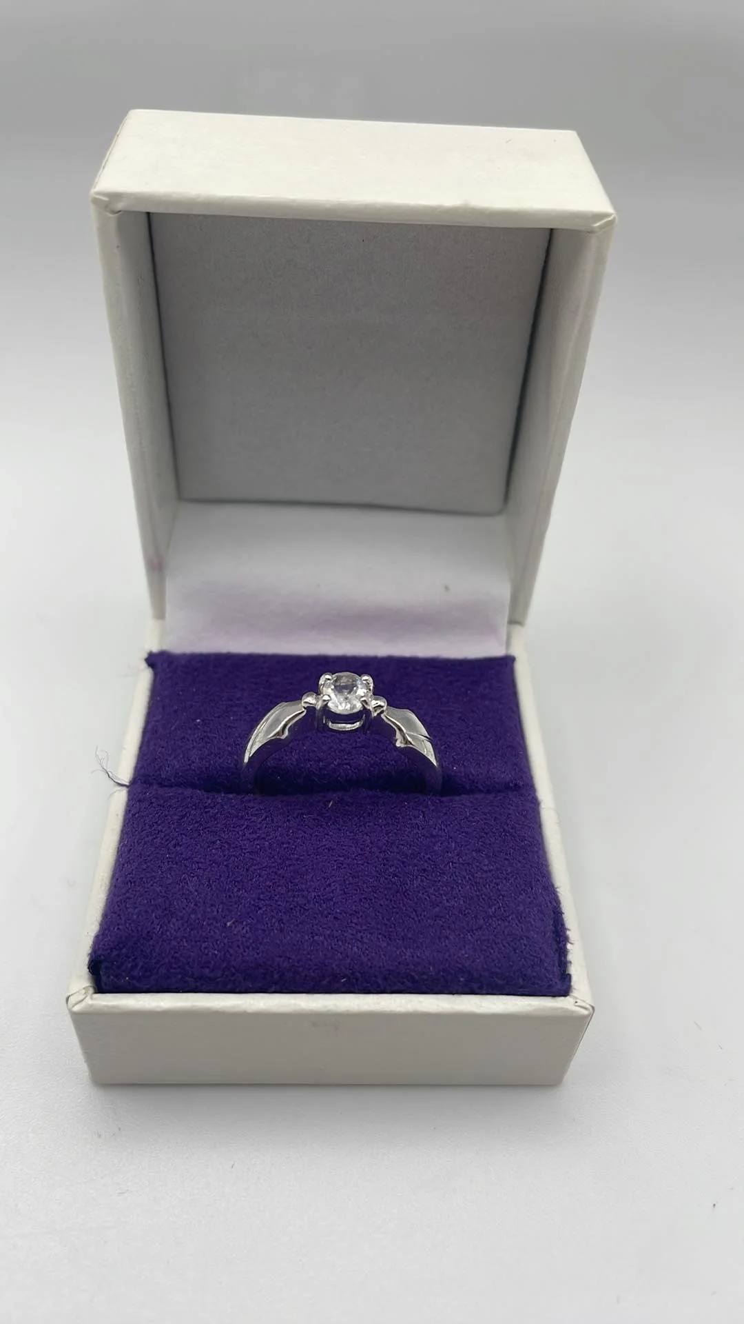 9ct white gold ring - N - Image 2