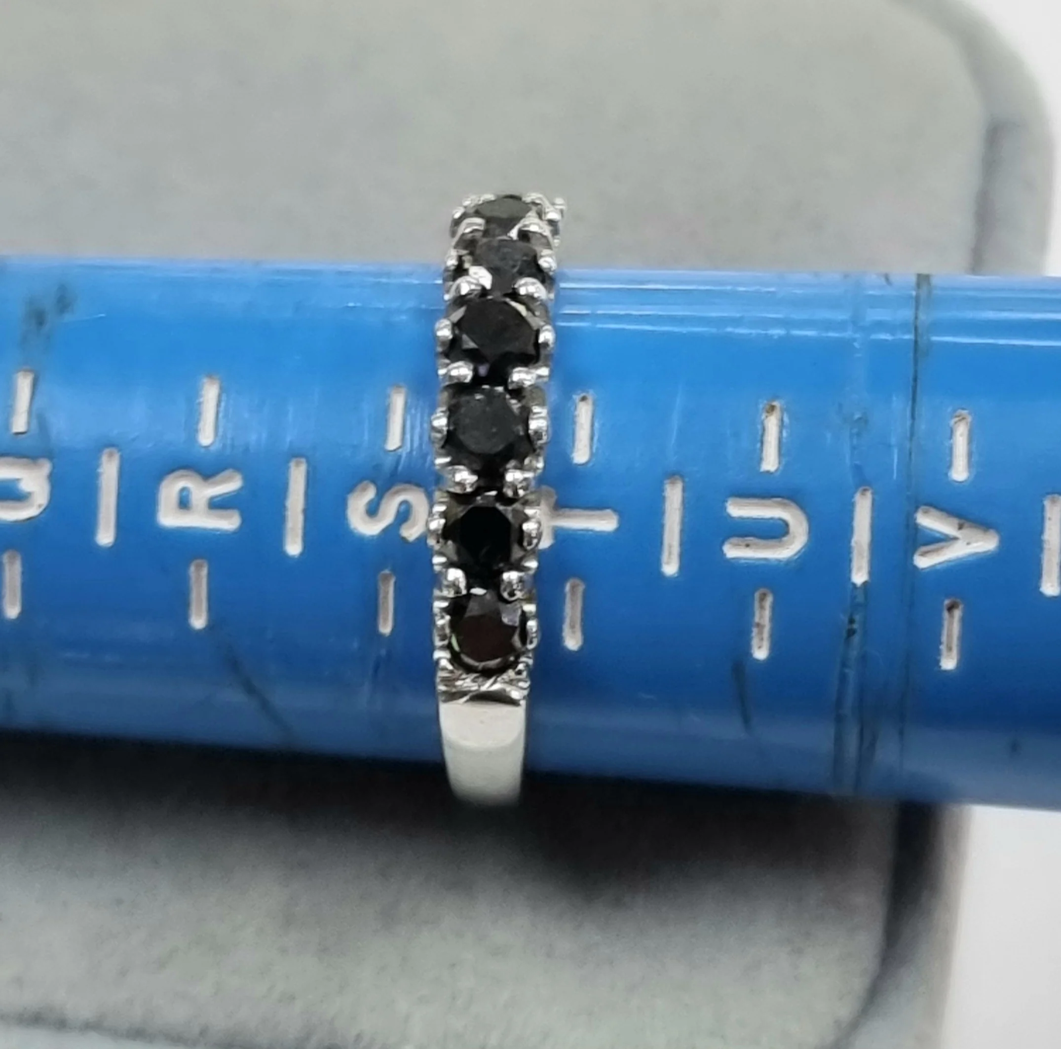 9ct White Gold Ring With Black Moissanite Size "S1/2" - Image 4