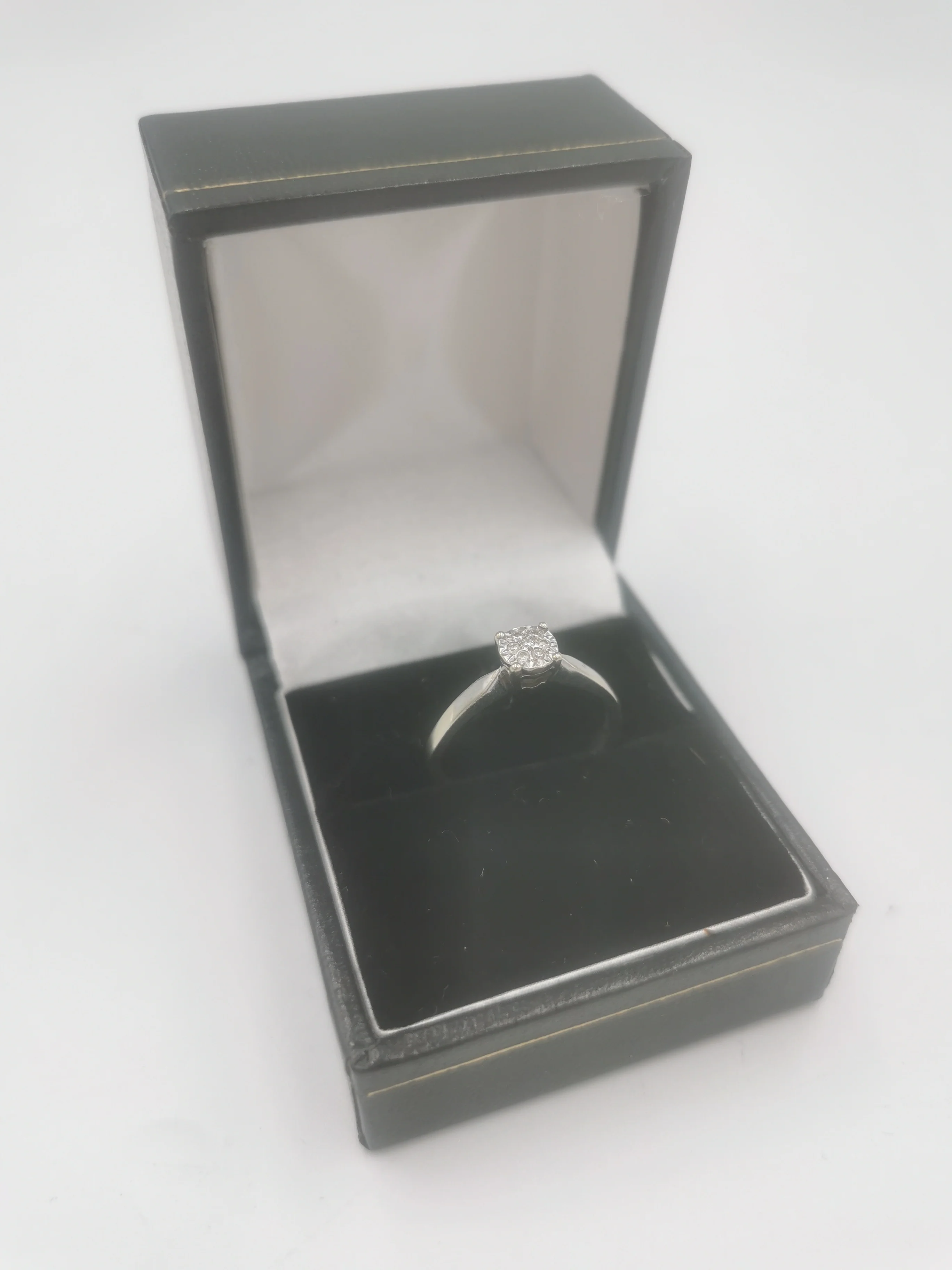 9CT White Gold Stone Ring, 375 Hallmarked, 2.0Grams, Size N - Box Included