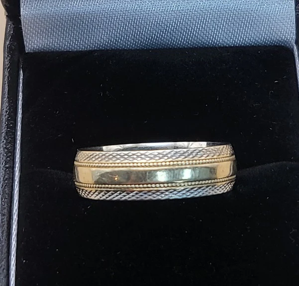 9ct Yellow And White Gold Patterned Band Ring - 4.83G - Size T - Hallmarked - Image 4