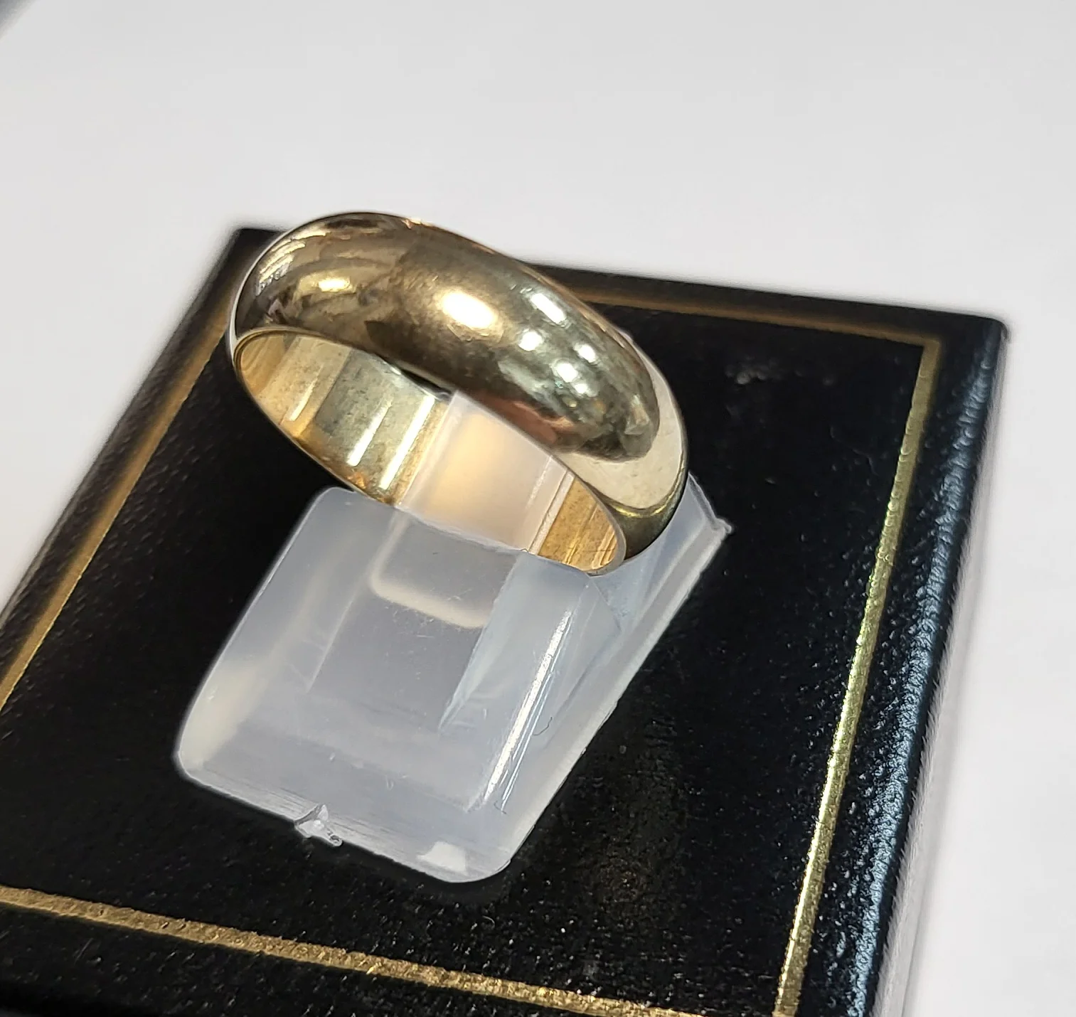 9ct Yellow Gold Band Ring - Size N - 4.6g