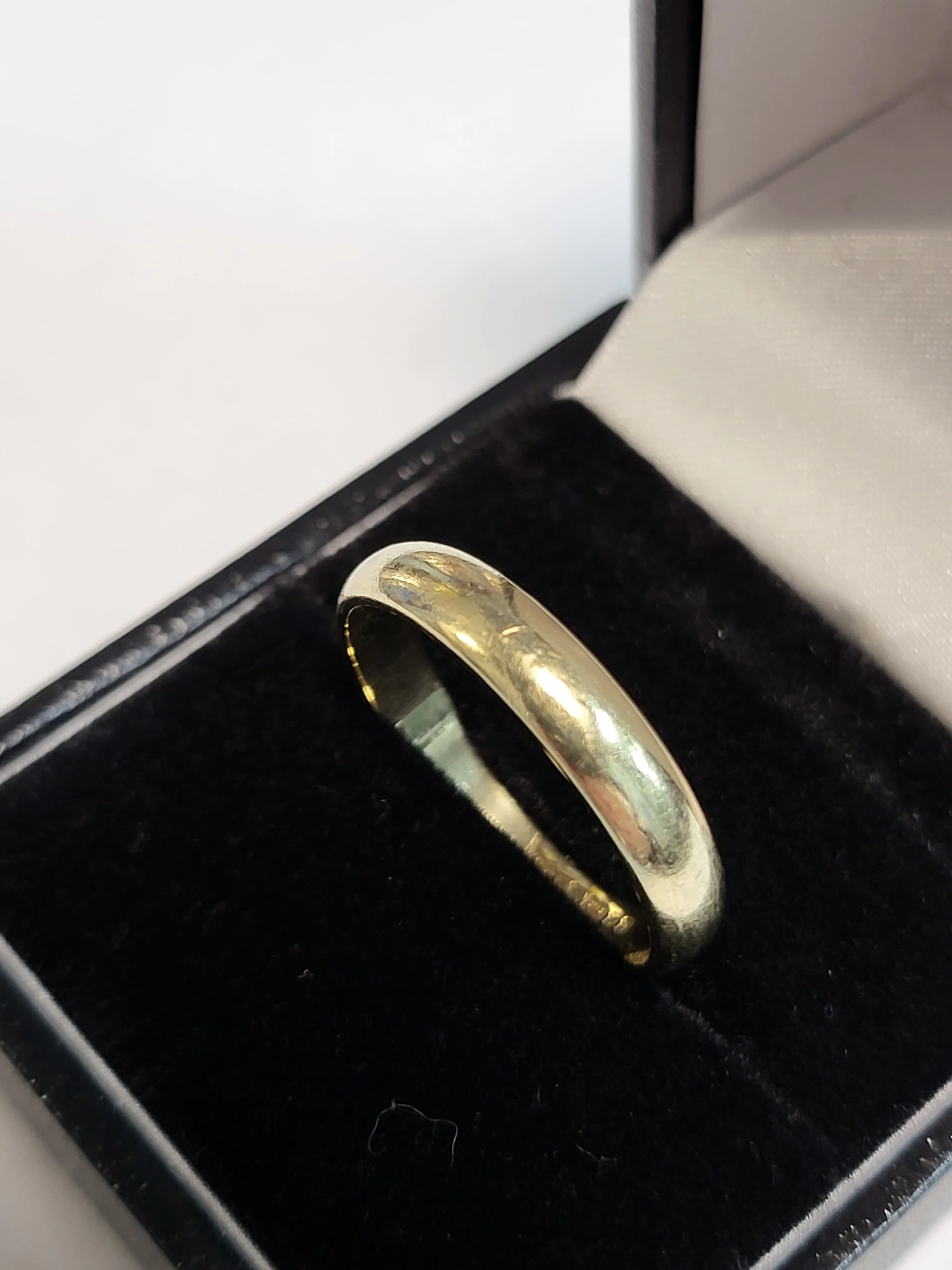 9ct Yellow Gold Band Ring - Size T - 3.2g - Image 2