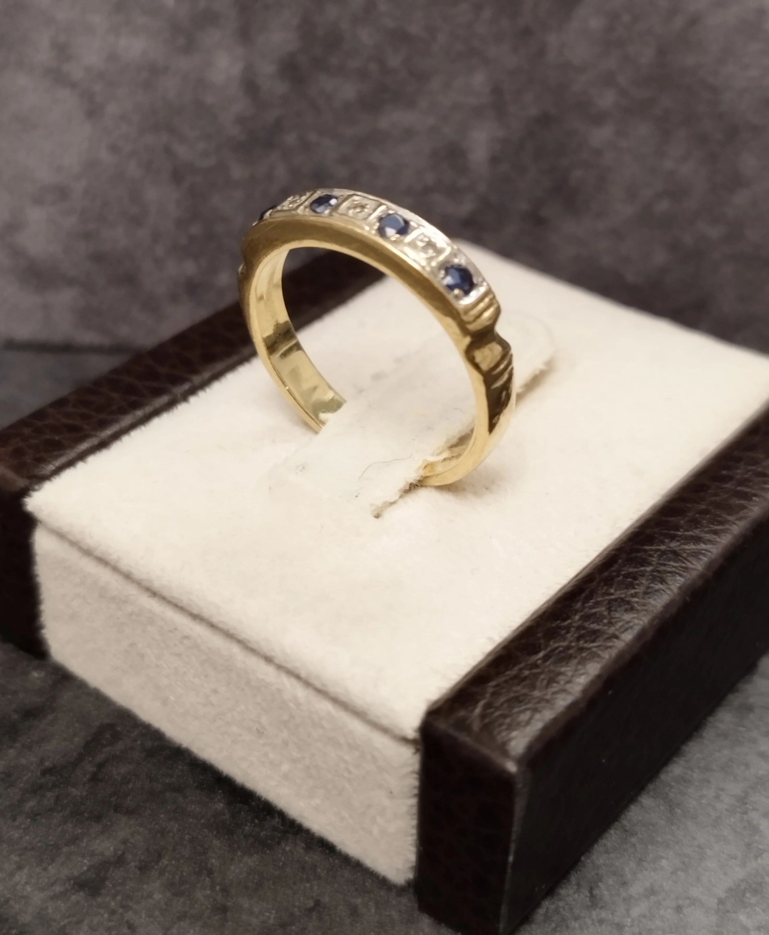 9ct Yellow Gold Blue & Clear Stones Half Eternity Ring Size -Q - Image 2