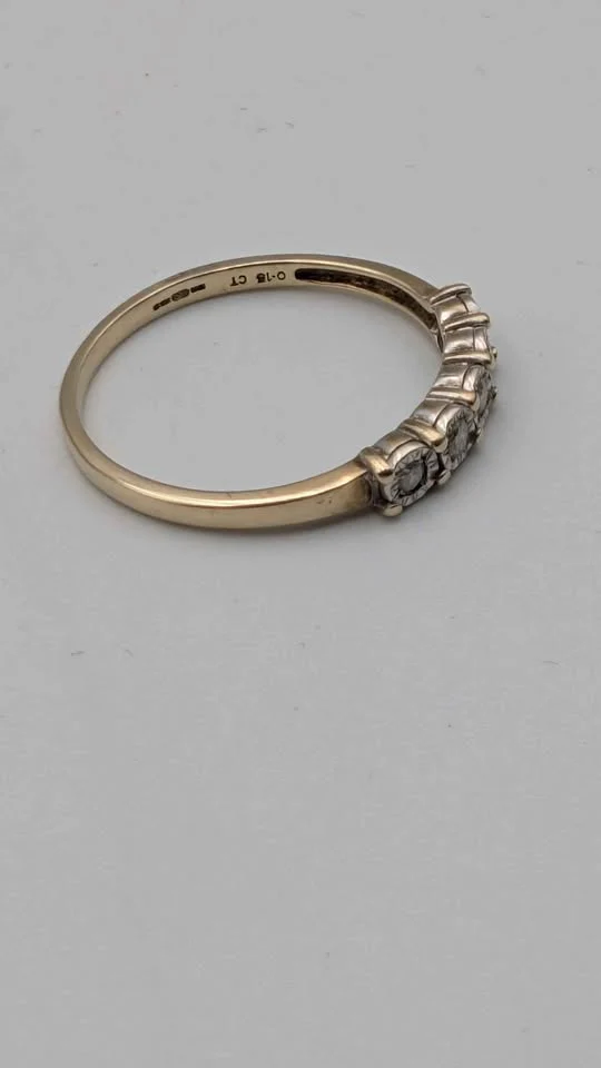 9ct Yellow Gold Five-Stone Eternity Ring – CZ / 0.15ct Diamond – Size V – 1.99 Grams – Classic Band - Image 2