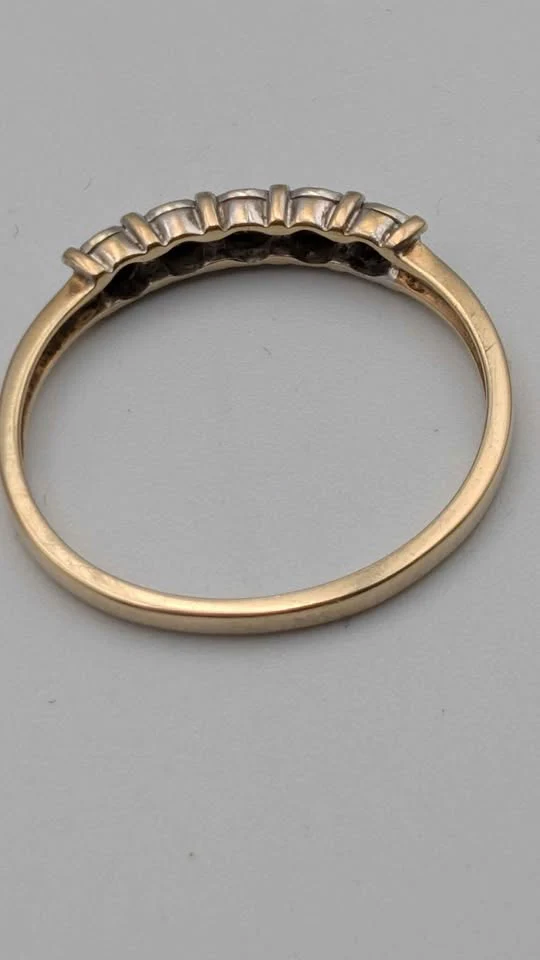 9ct Yellow Gold Five-Stone Eternity Ring – CZ / 0.15ct Diamond – Size V – 1.99 Grams – Classic Band - Image 3