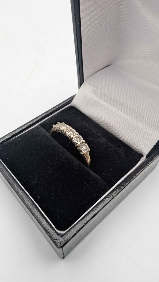 9ct Yellow Gold Five-Stone Eternity Ring – CZ / 0.15ct Diamond – Size V – 1.99 Grams – Classic Band - Image 4