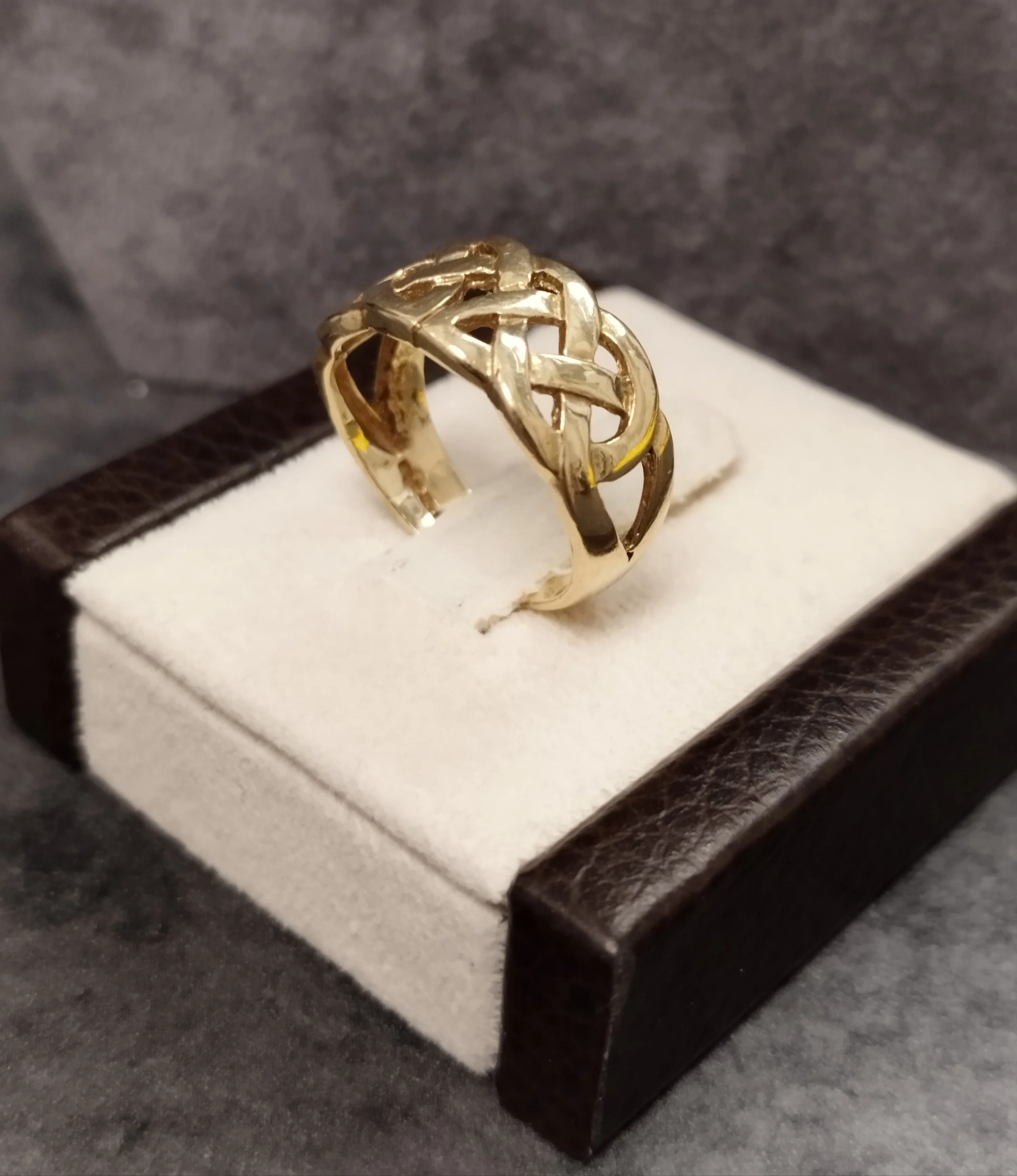9ct Yellow Gold Open Celtic Knot Ring Size - P - Image 2