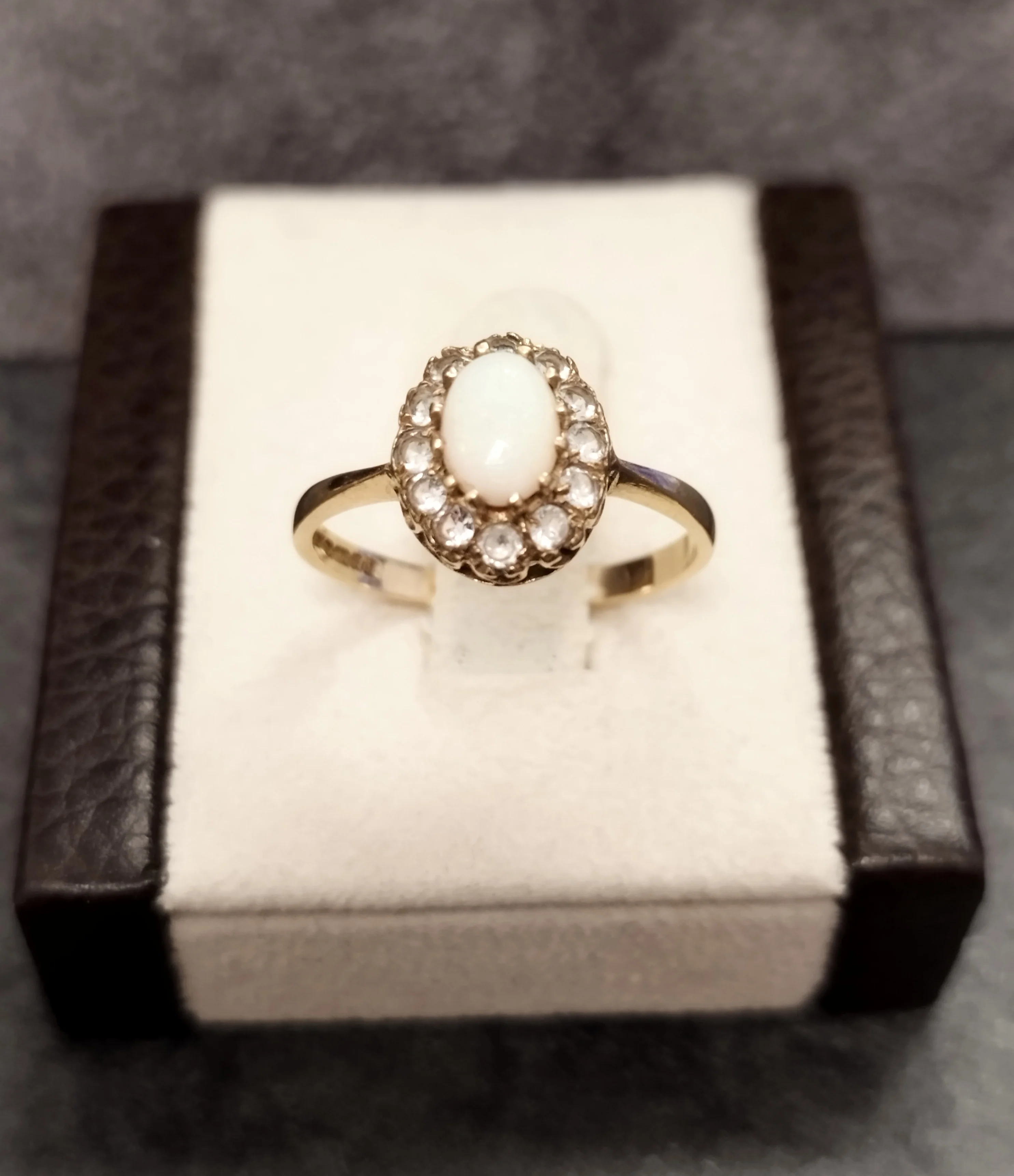 9ct Yellow Gold Oval Opalescence Stone Cluster Ring Size P
