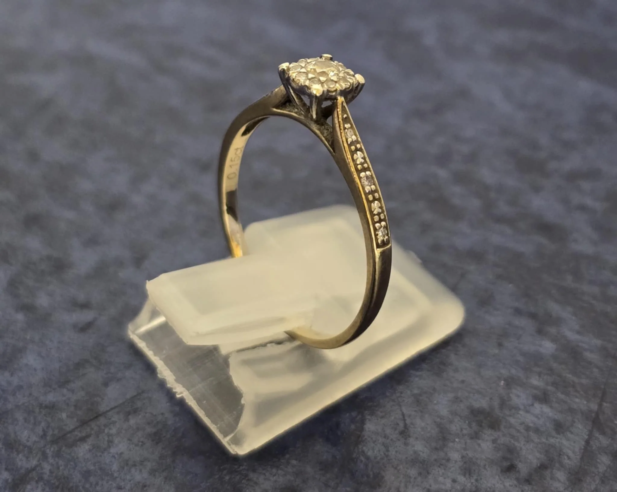9CT YELLOW GOLD RING APX 1.5G - Image 2