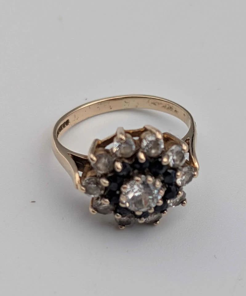9ct Yellow Gold Ring – Flower-Shaped Cluster Design – 3.83g – Size L – Polished Finish