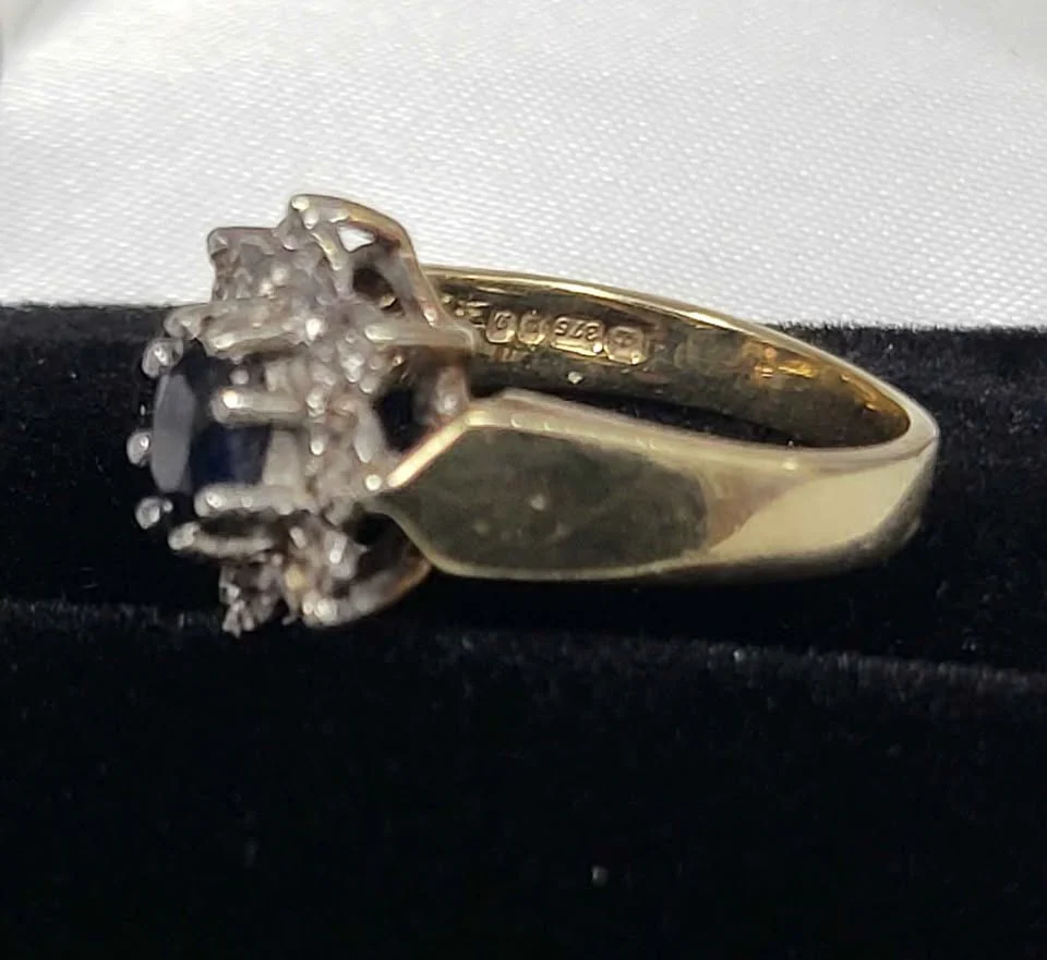 9ct Yellow Gold Ring With Black And Clear Stones - 3.31G - Size L. Hallmarked - Image 2