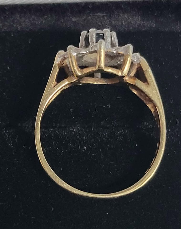 9ct Yellow Gold Ring With Black And Clear Stones - 3.31G - Size L. Hallmarked - Image 3