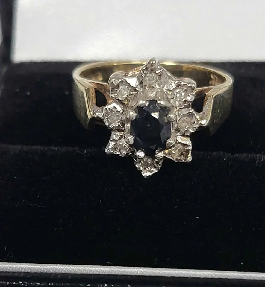 9ct Yellow Gold Ring With Black And Clear Stones - 3.31G - Size L. Hallmarked - Image 4