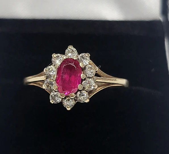 9ct Yellow Gold Ring With Clear And Pink Stones - 1.8G - Size P. Hallmarked