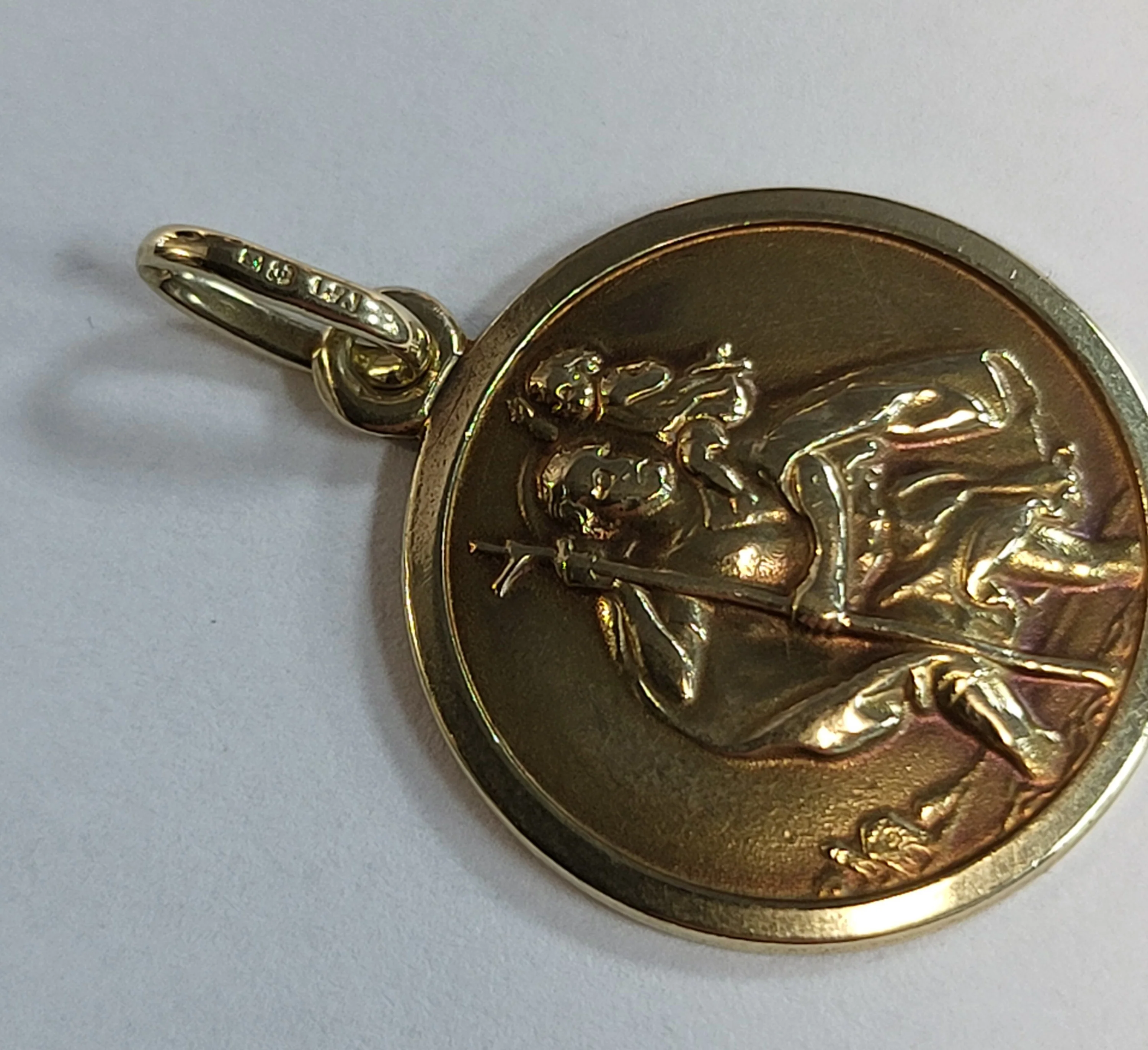 9ct Yellow Gold St Christopher Pendant - 2.72G - Image 3