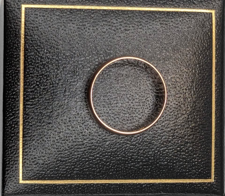 9k (375) Yellow Gold, Wedding Band Ring, 2.4g, Size:12/M, Boxed - Image 4