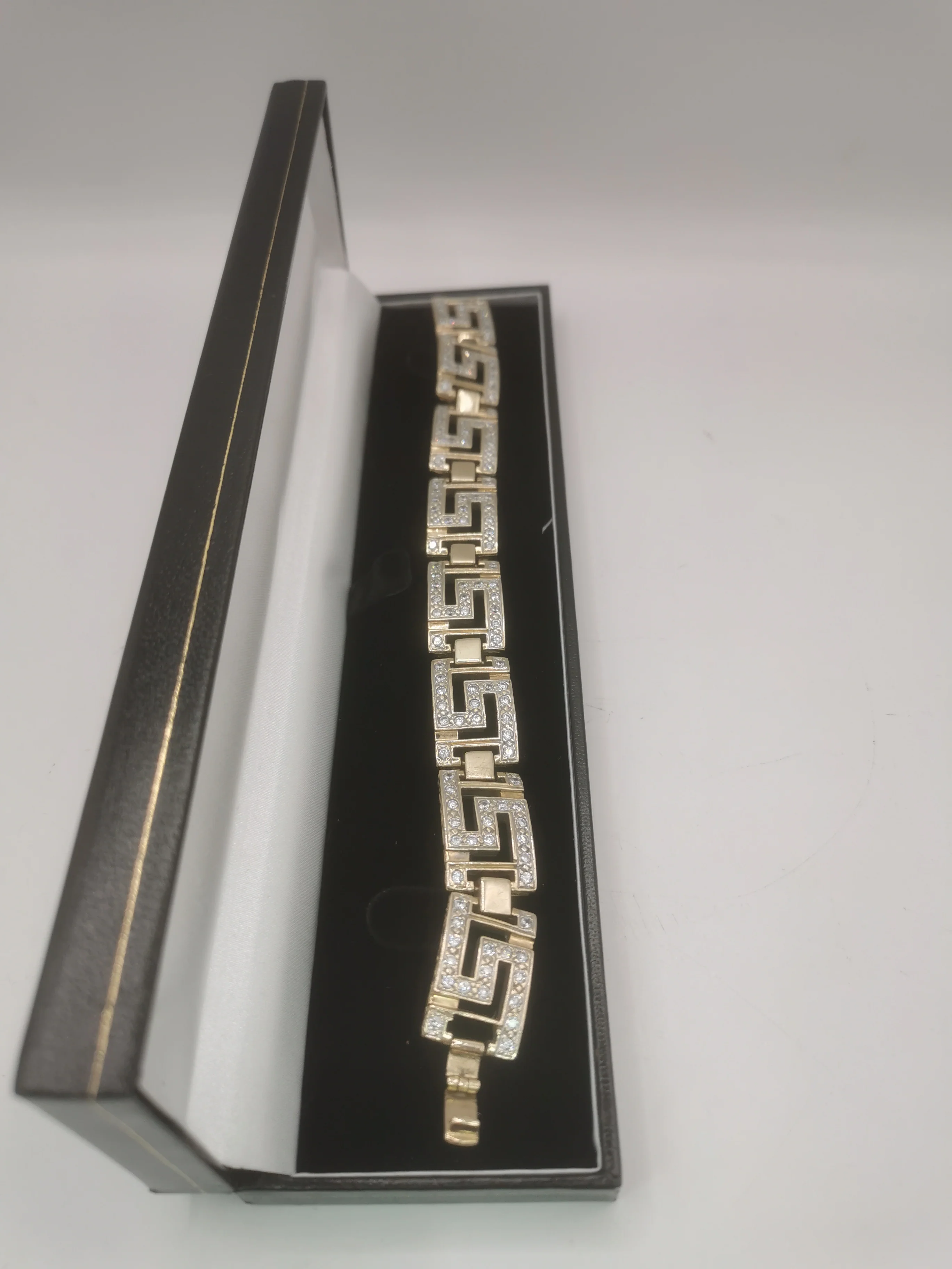 9K Gold Bracelet with Stones Hallmarked(375) and Tested 53.2G in weight 8" Length - Image 2