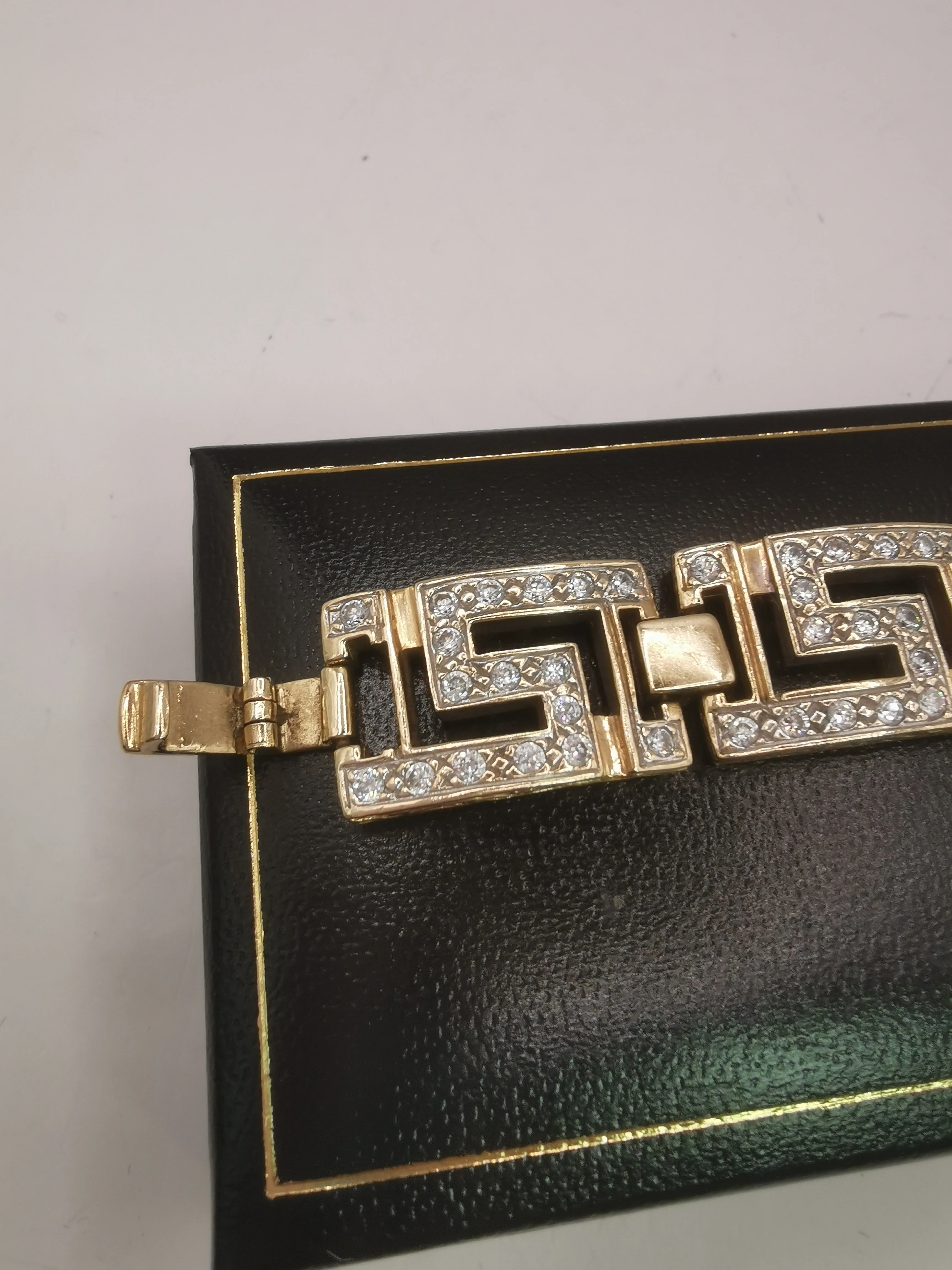 9K Gold Bracelet with Stones Hallmarked(375) and Tested 53.2G in weight 8" Length - Image 4
