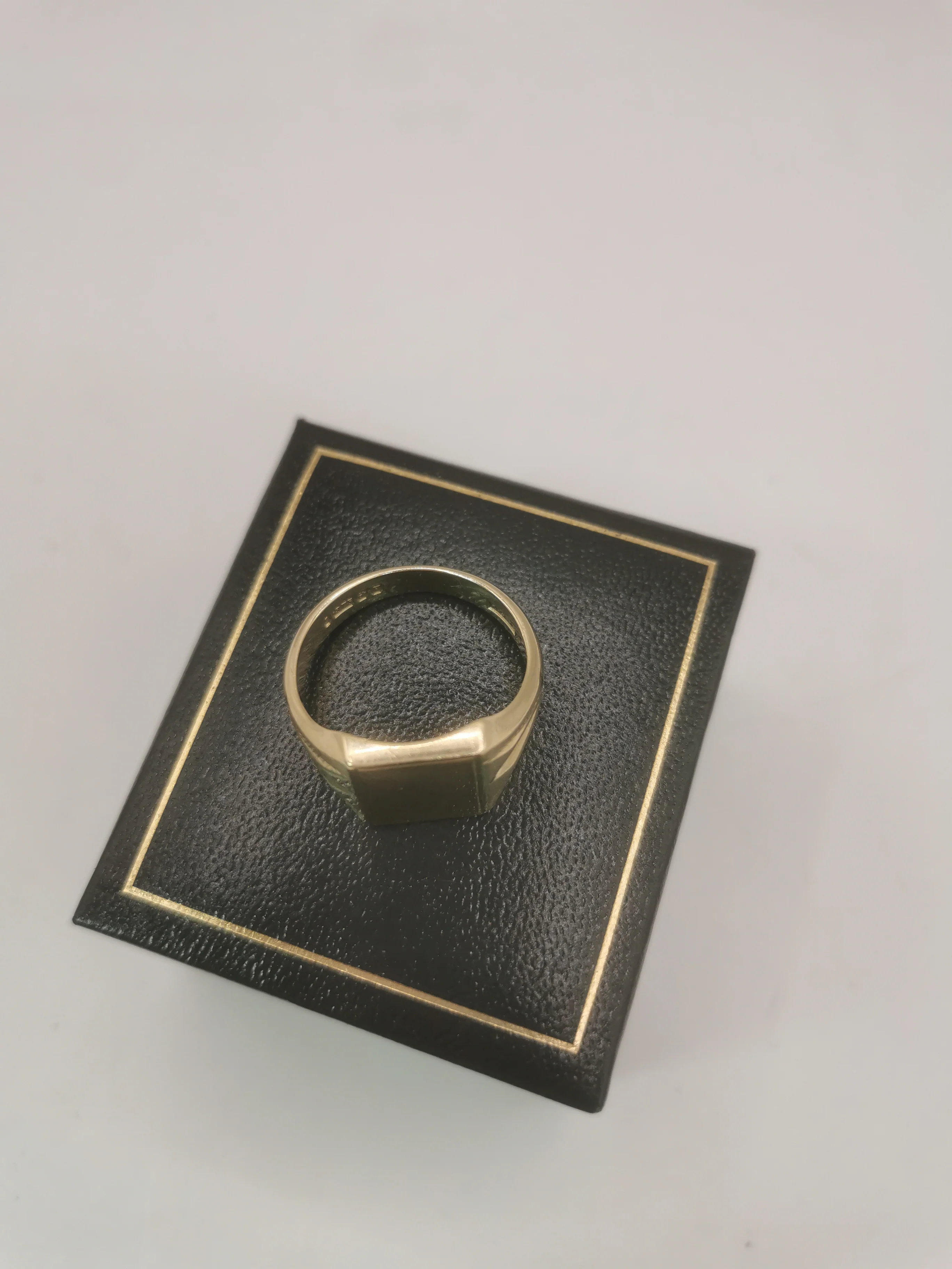 9K Gold Ring 7.27G Hallmarked(375) and Tested Size S - Image 4
