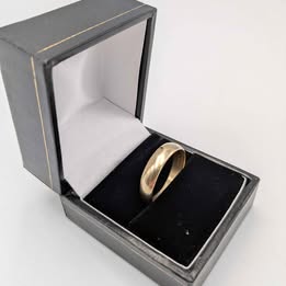 9K Gold Wedding Band, Solid Gold Ring Hallmarked, 3.6G, With Box, Size U - Image 2