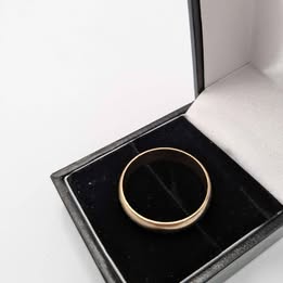 9K Gold Wedding Band, Solid Gold Ring Hallmarked, 3.6G, With Box, Size U - Image 4