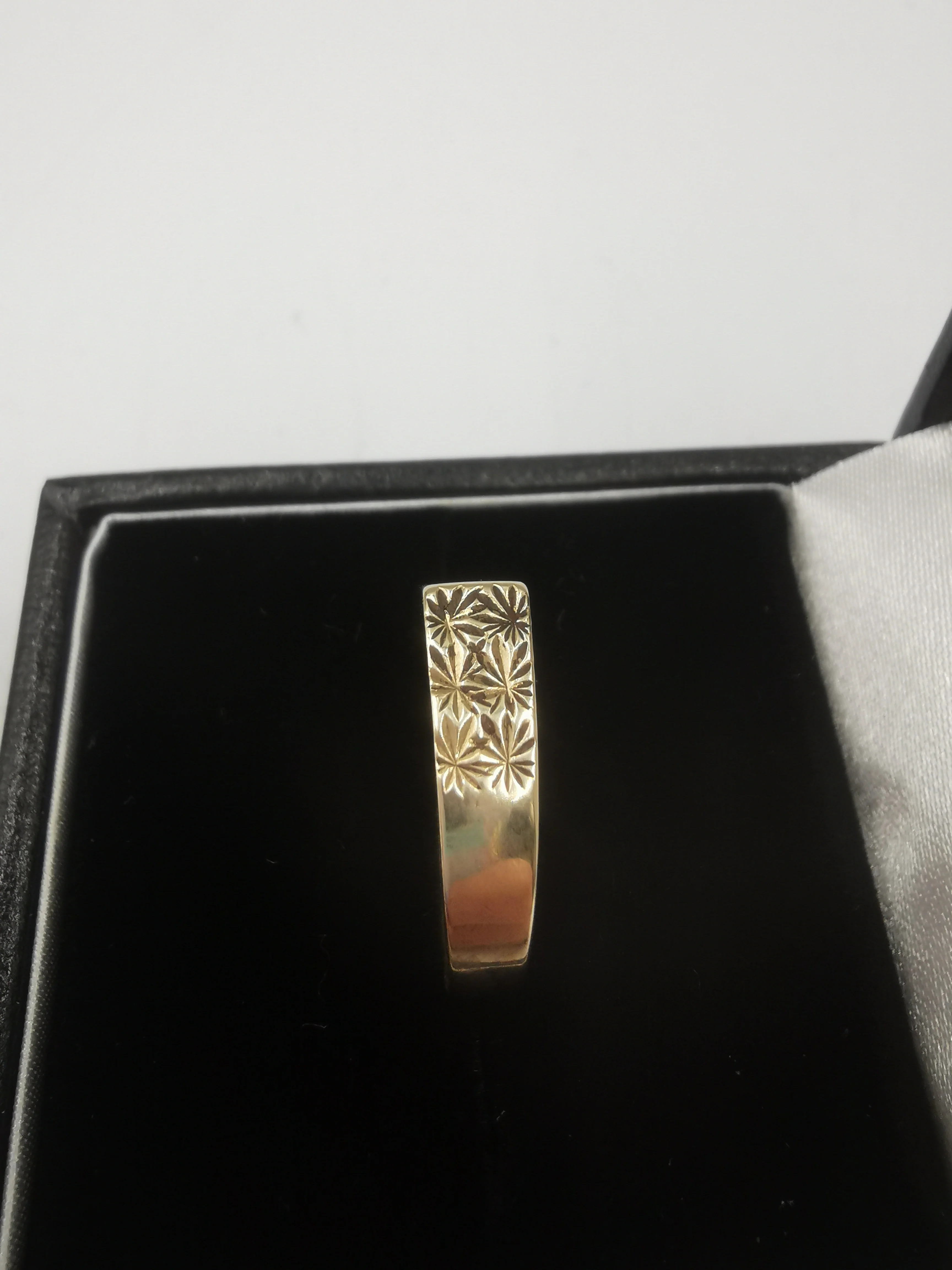 9K Stylised Star Design Ring, 375 Hallmarked, 2.5Grams, Size: L - Image 3