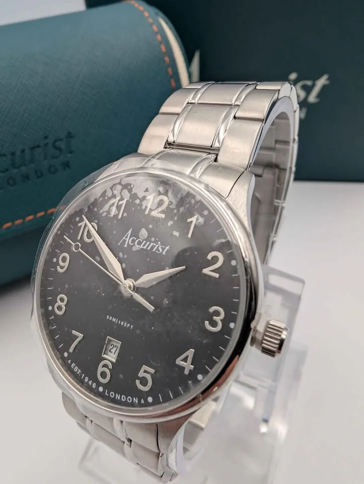 Accurist Classic Mens Dress Quartz Watch With Black Dial - Steel Bracelet - Boxed **BRAND NEW** - Image 2