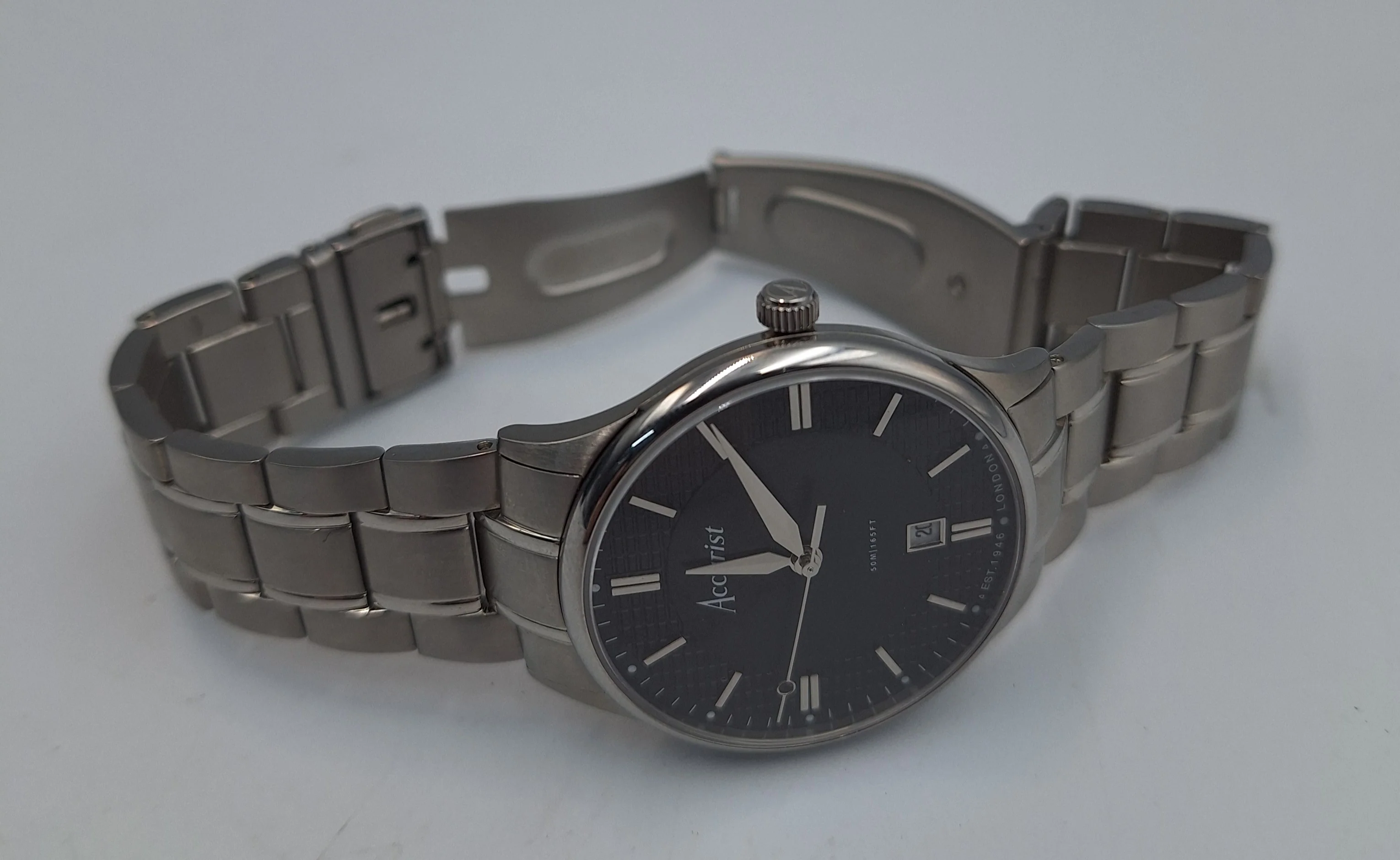 Accurist Classic Men's Quartz Watch 73006 stainless steel with black face, spare links and original case and box - Image 4