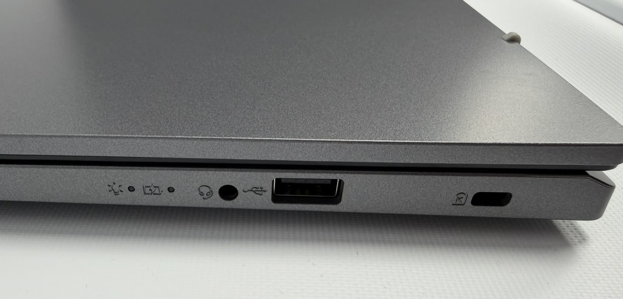 Acer Extensa 215-24 , AMD Ryzen 5 - 512gb SSD 8gb RAM Windows 11 With Charger - Image 4