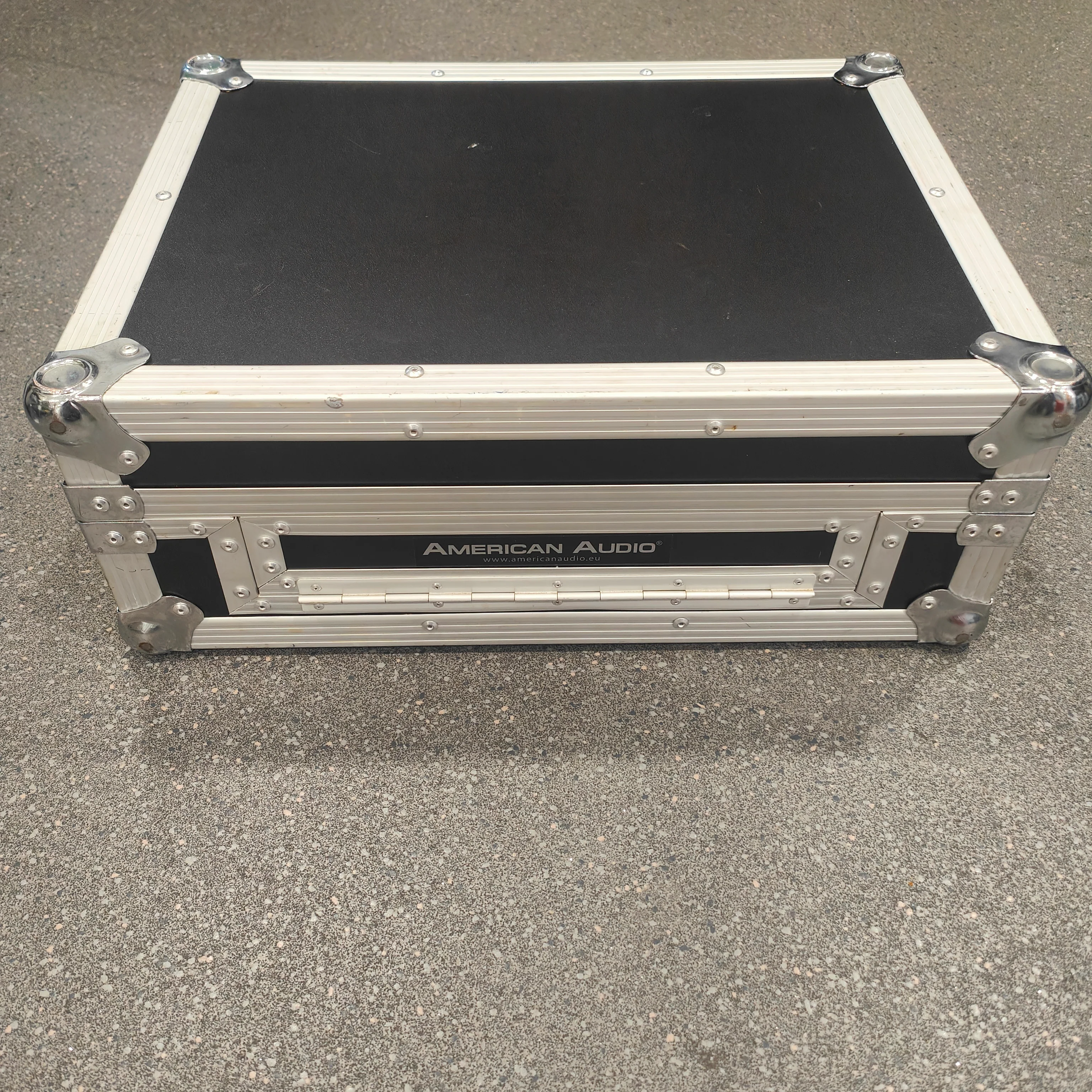 American Audio VMS4 digital Work Station With Hard Case - Image 2