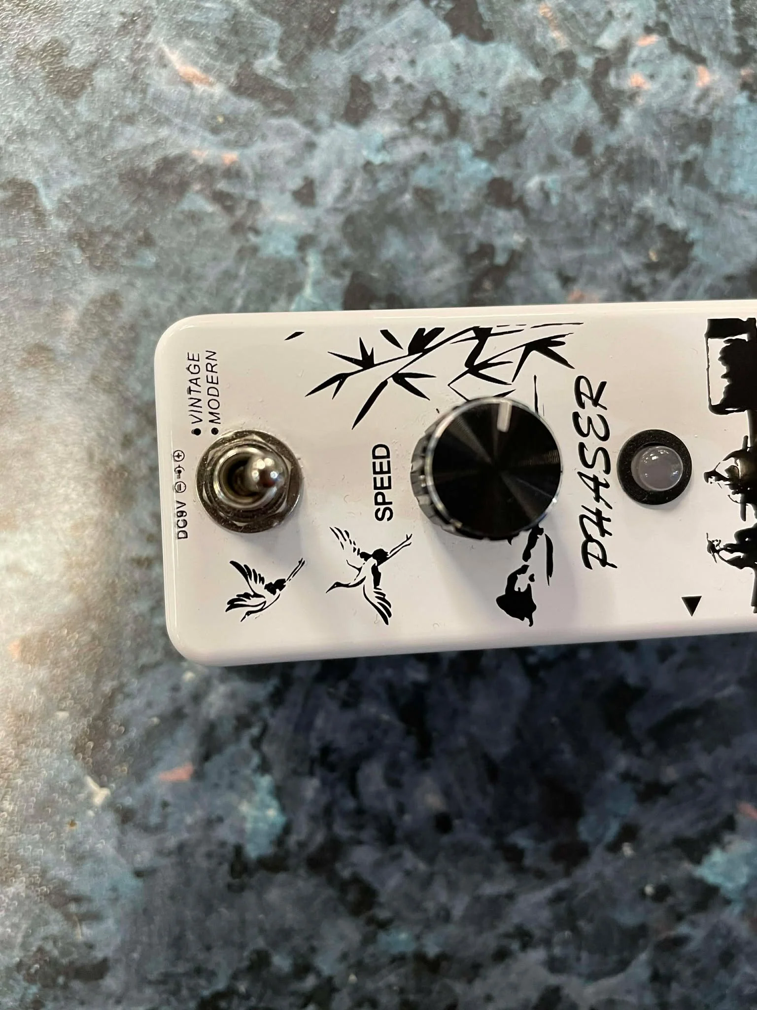Amuzik Vintage Guitar Phase Effect Pedal - Image 2