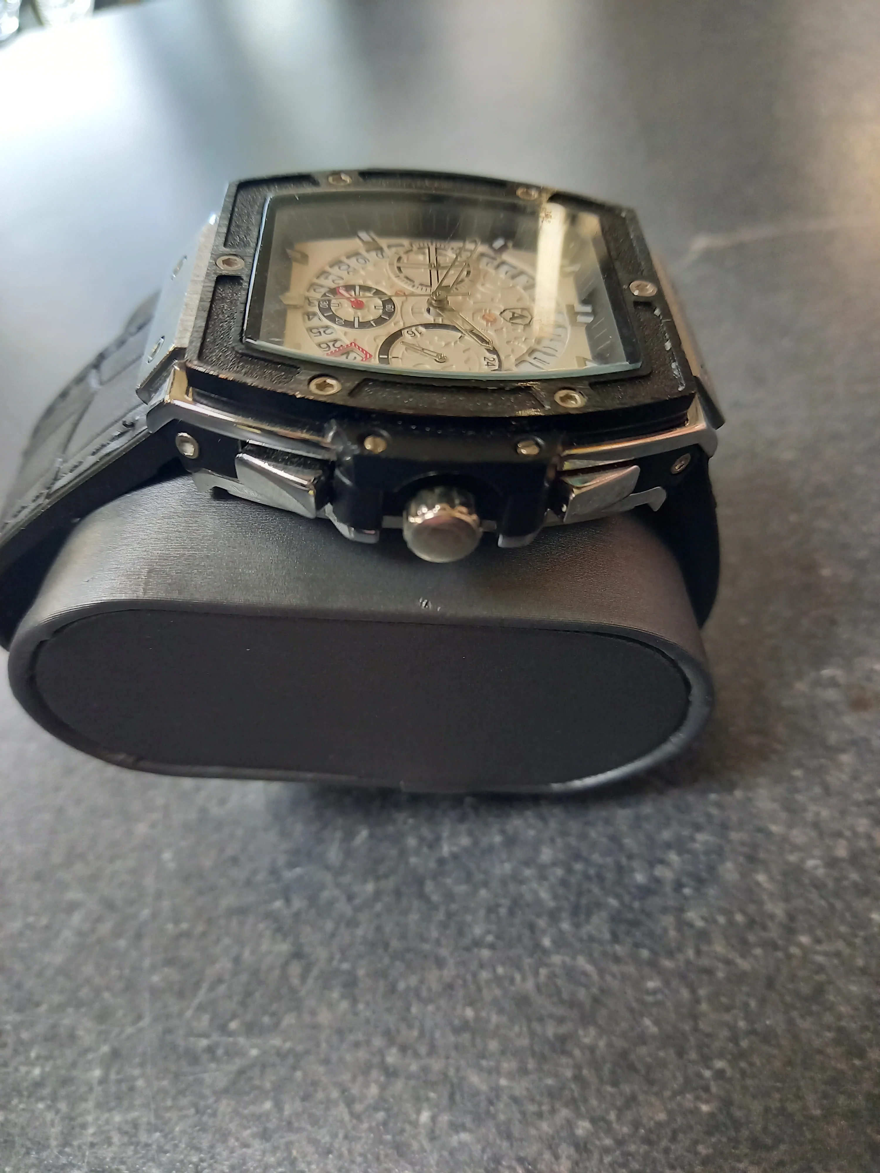 Apex Watch - Image 2