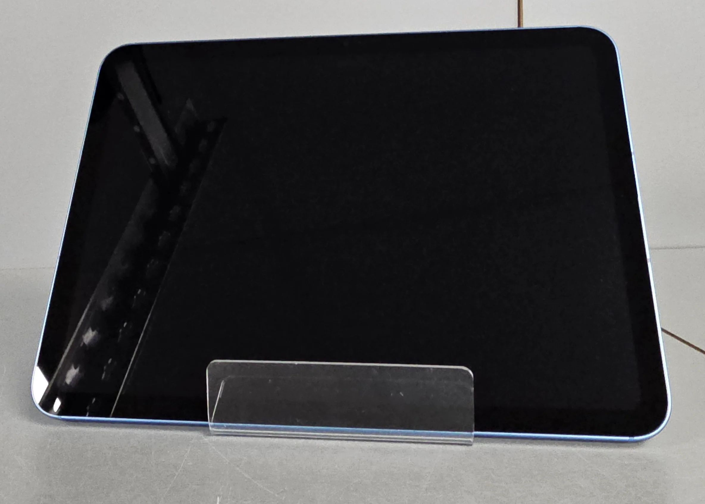 APPLE 11" iPad Cellular A16 (2025) - 128 GB, Blue **Any Network** - Image 5