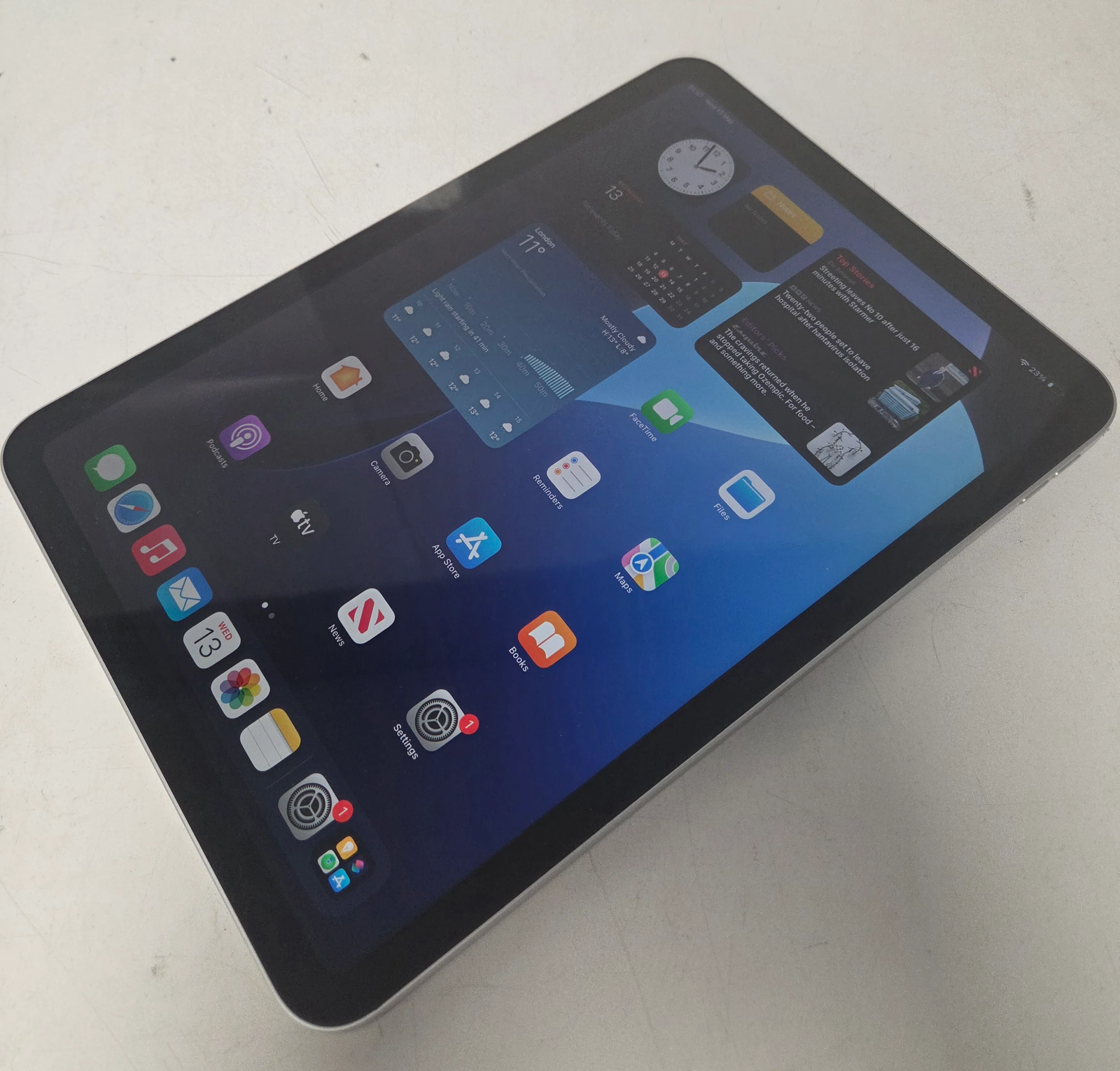 Apple iPad 10th Gen 64GB - Image 4