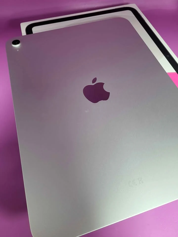Apple iPad 11 ( A16 chip) Silver - 128GB - 11" WiFi Tablet - Image 3