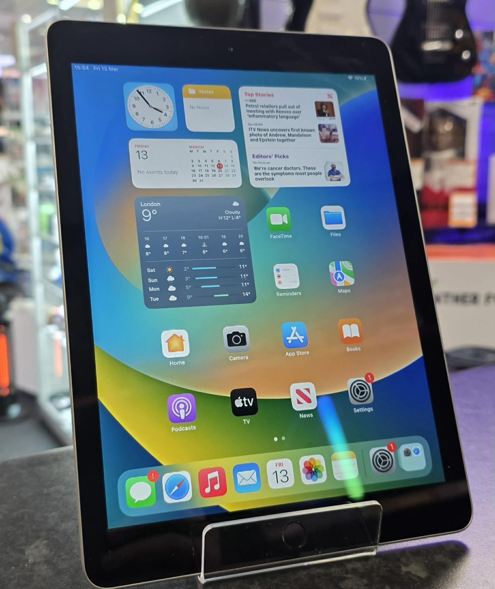 Apple iPad 5th Gen 32gb - Image 3