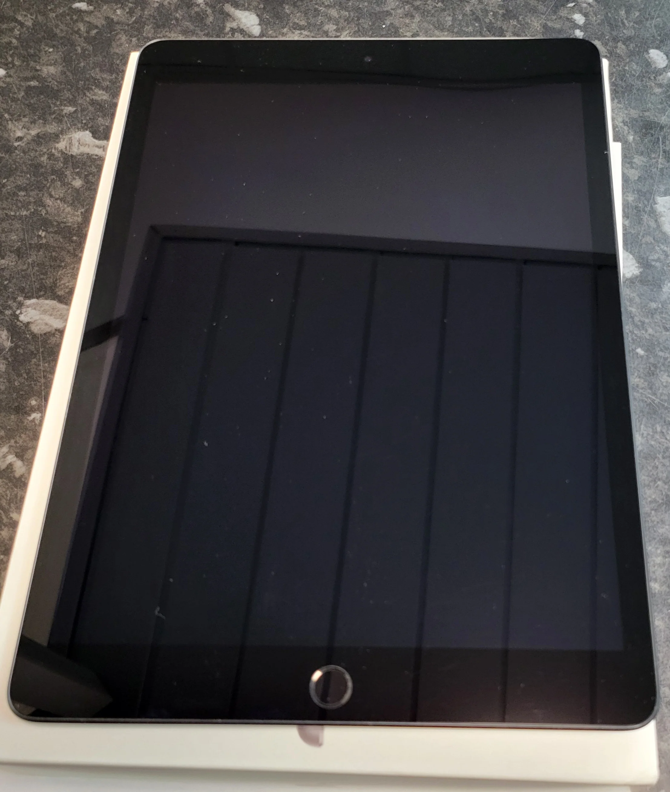 Apple iPad 9th Gen (A2602) 10.2" 256GB - Space Grey, WiFi - Image 4