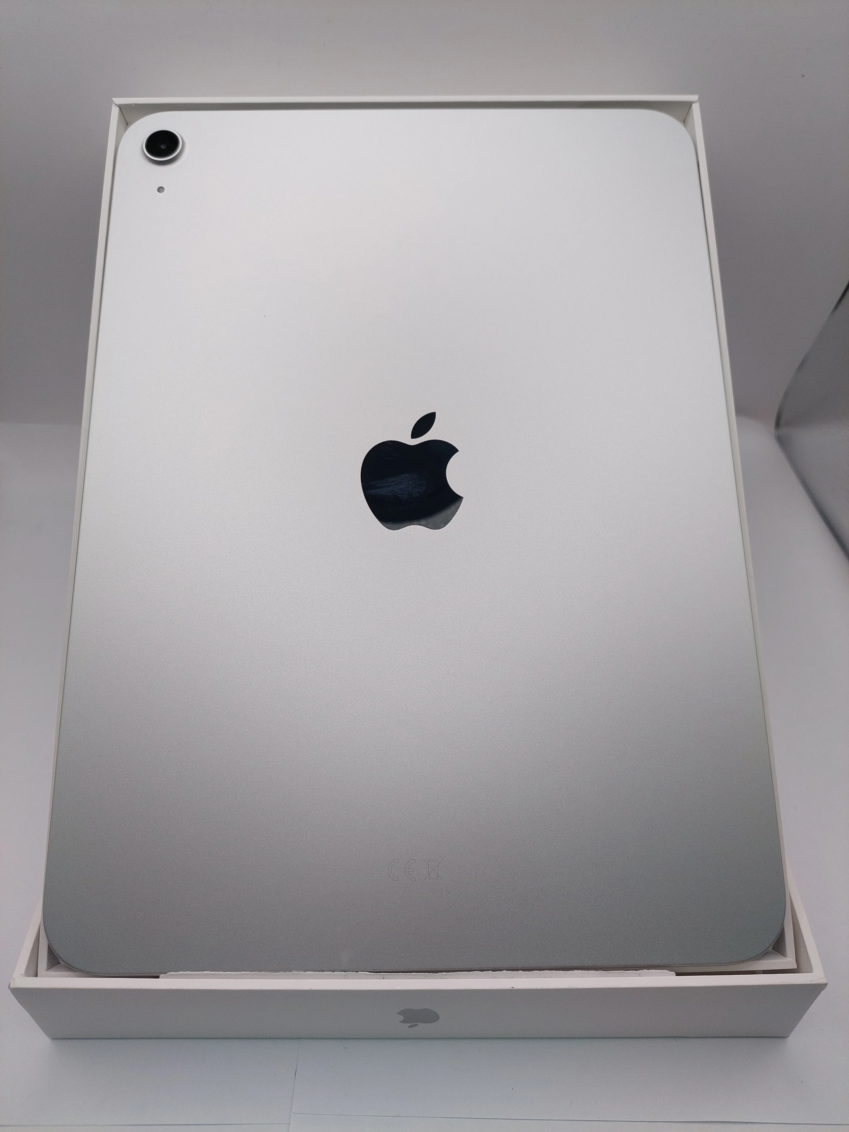 Apple iPad A16 (A3354) 11" 128GB Silver, WiFi, *Brand New* Opened in Store - Image 3
