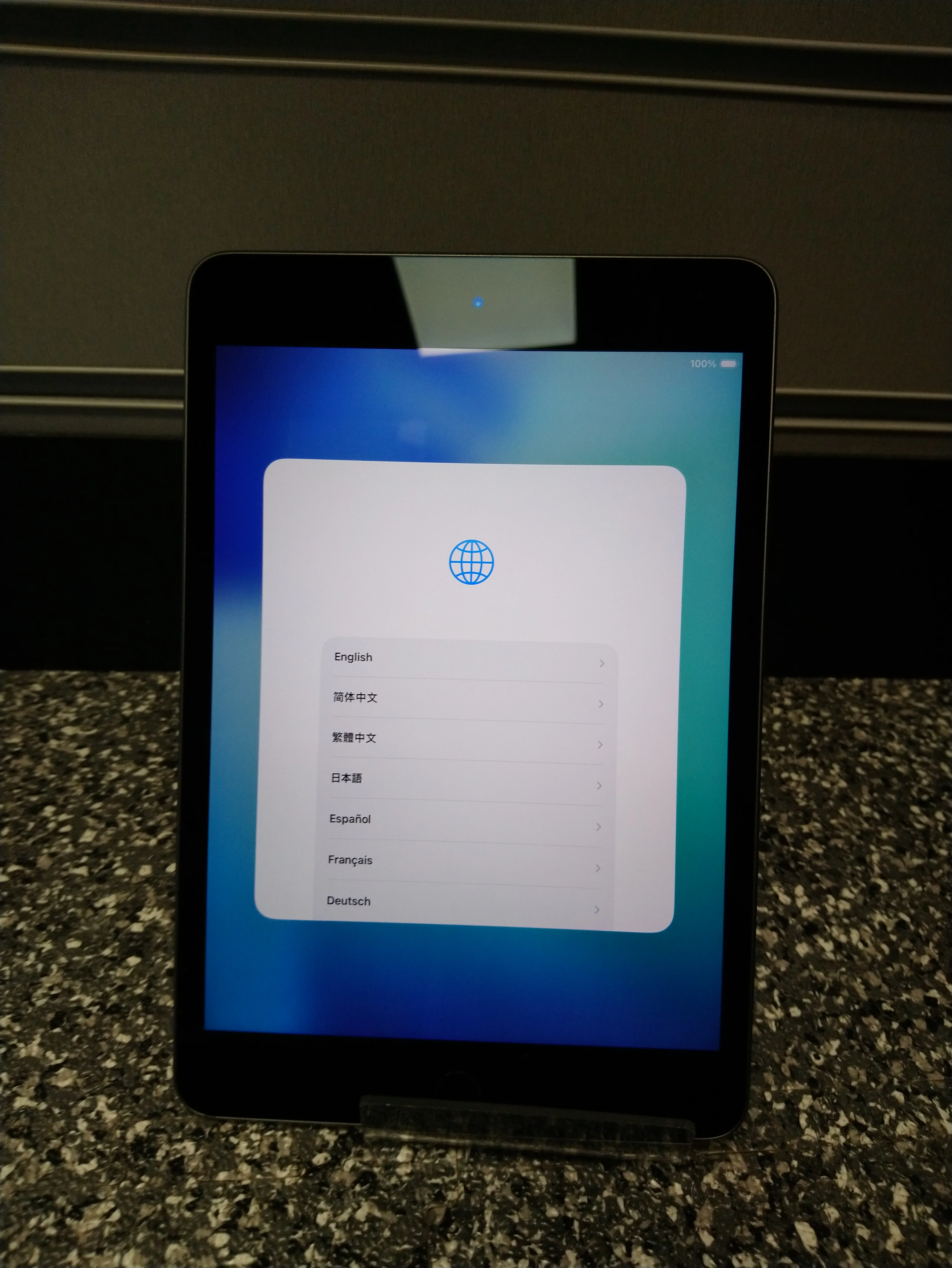 Apple iPad Mini 5 - 64GB - Image 2