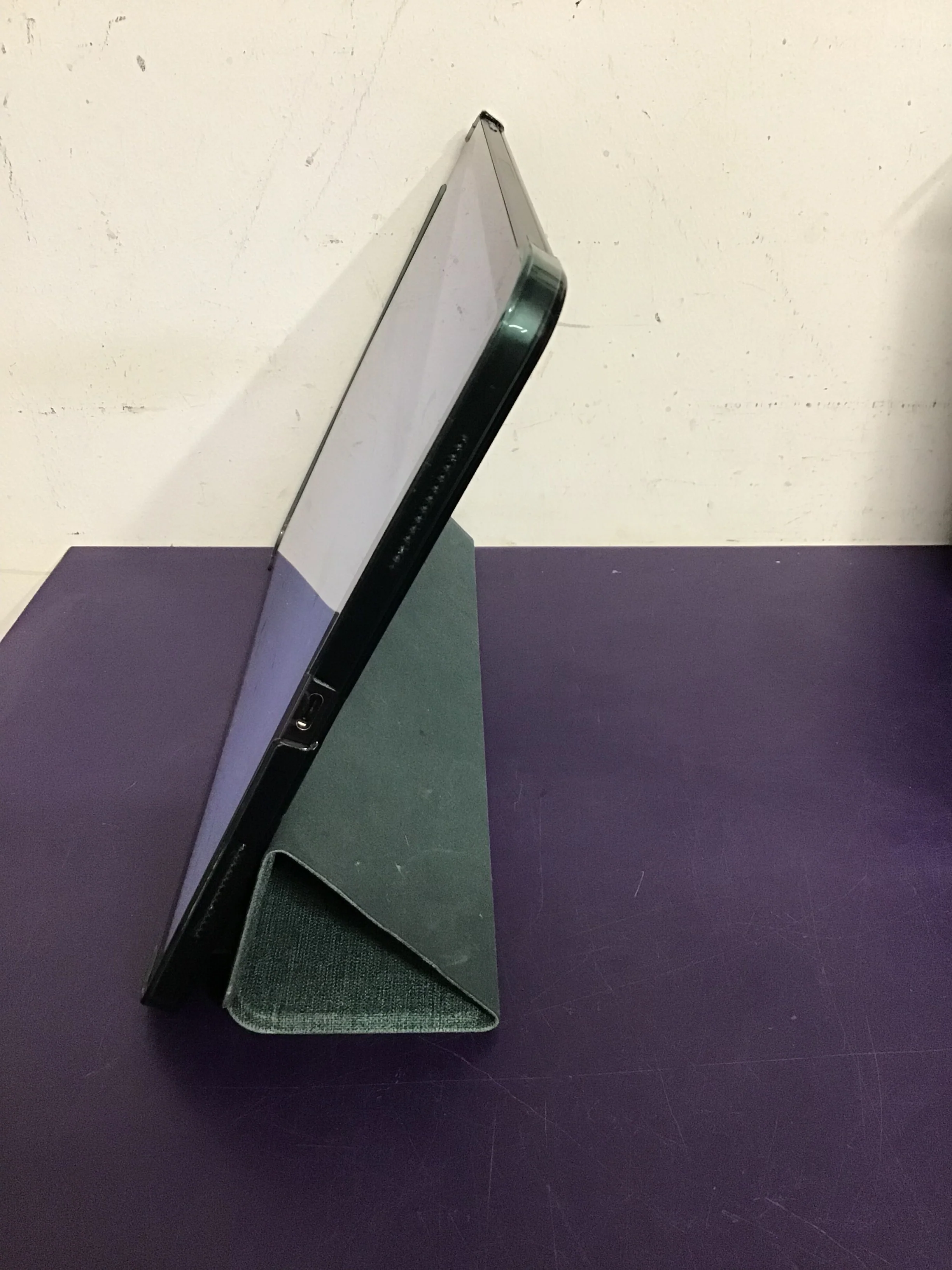 Apple iPad Pro 11" 2nd Gen (A2230) 128GB - Space Grey, Unlocked B - Image 3