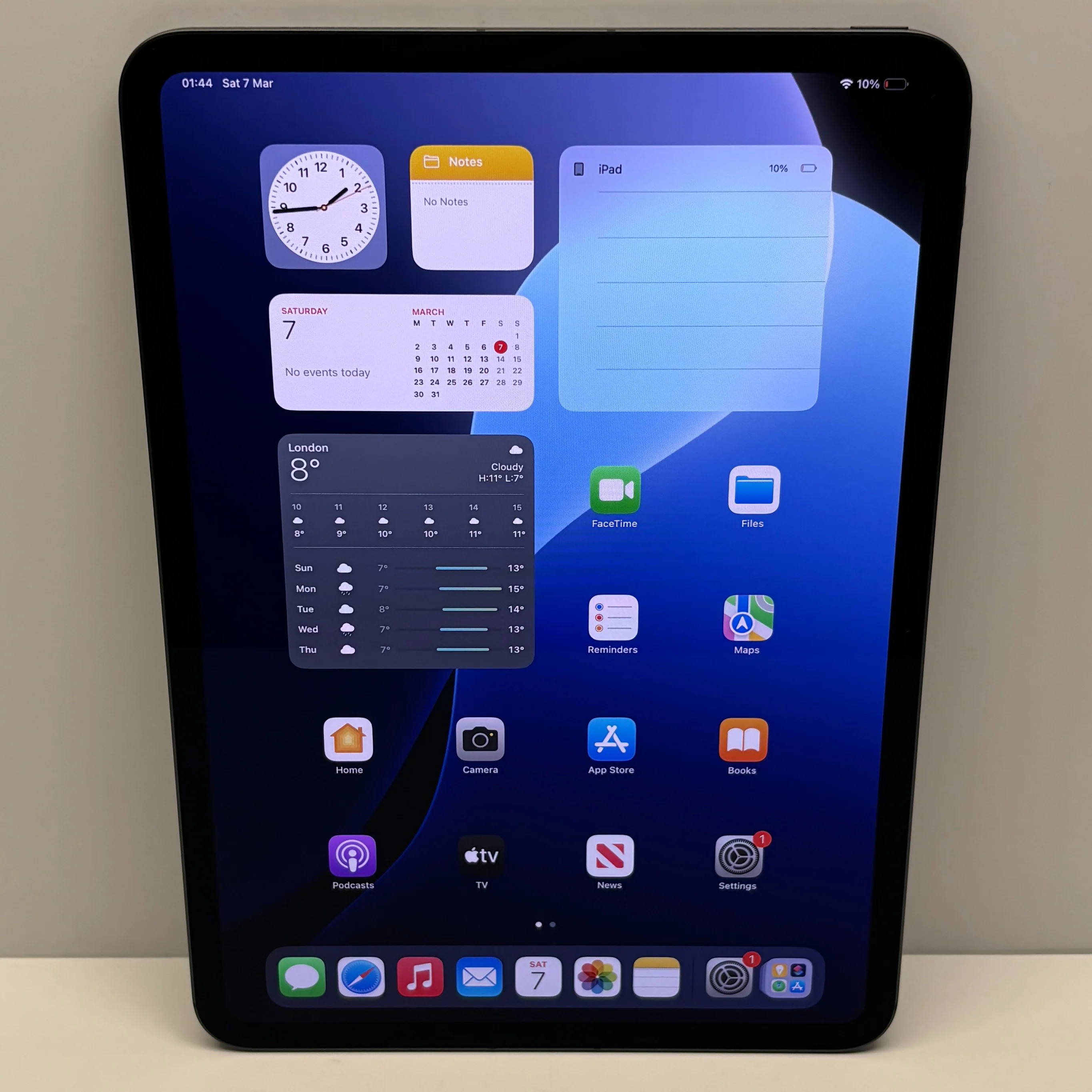 Apple iPad Pro 11 Inch (M4) Model A2837 256GB WiFi & Unlocked
