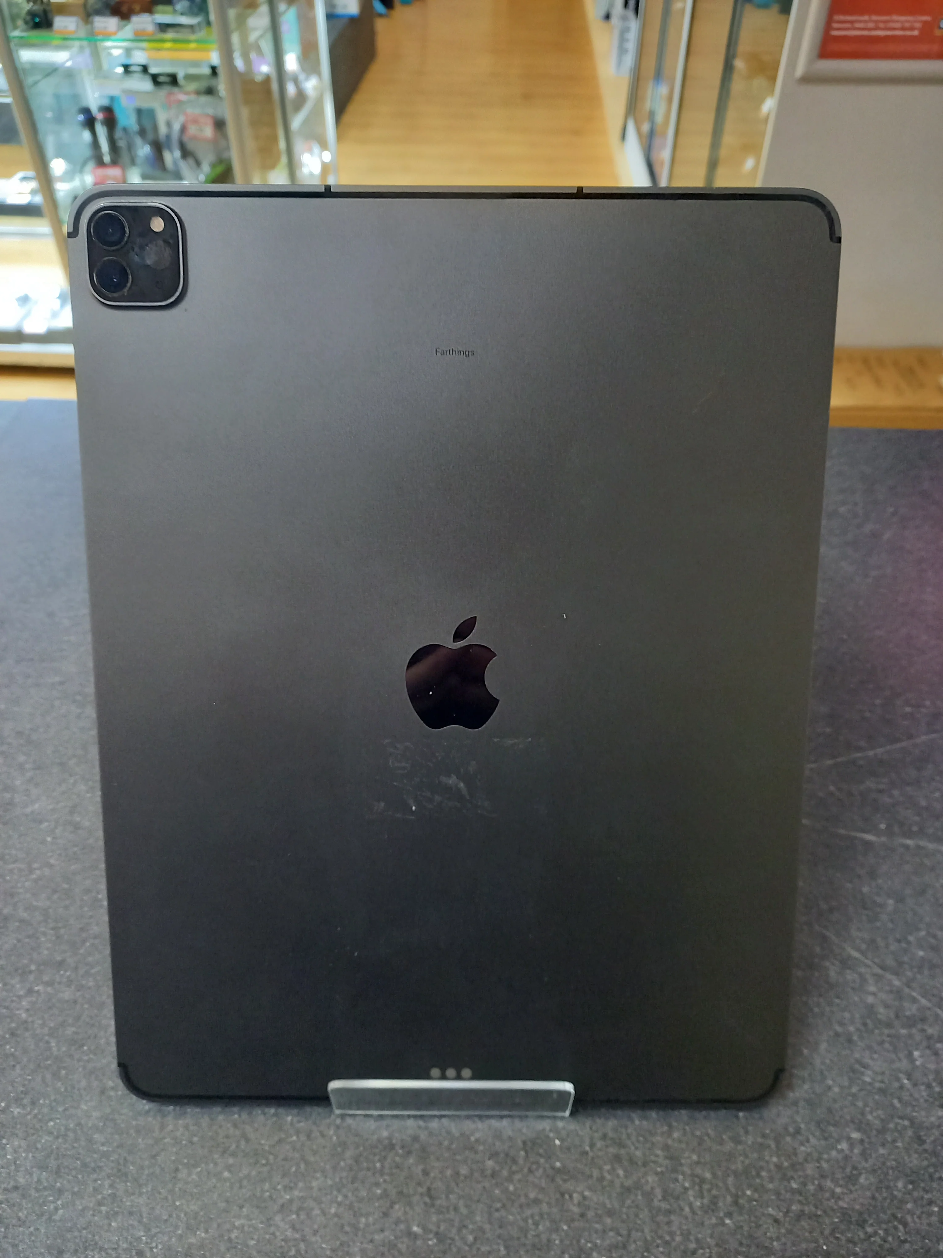 Apple iPad Pro Wi-Fi 12.9" 5th Gen (A2461) 512gb - Image 3