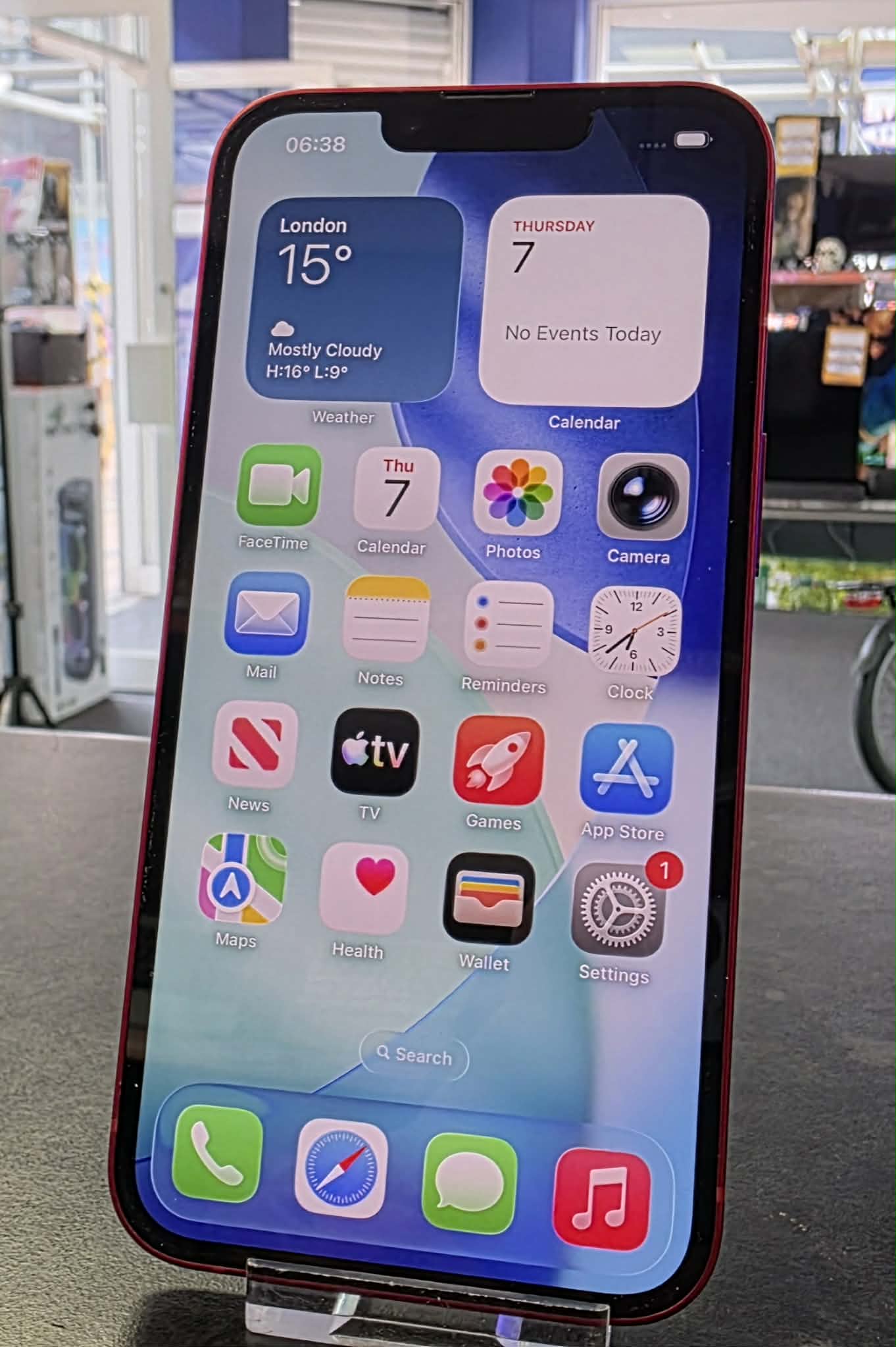Apple iPhone 13 128GB - Red - Unlocked - Image 3