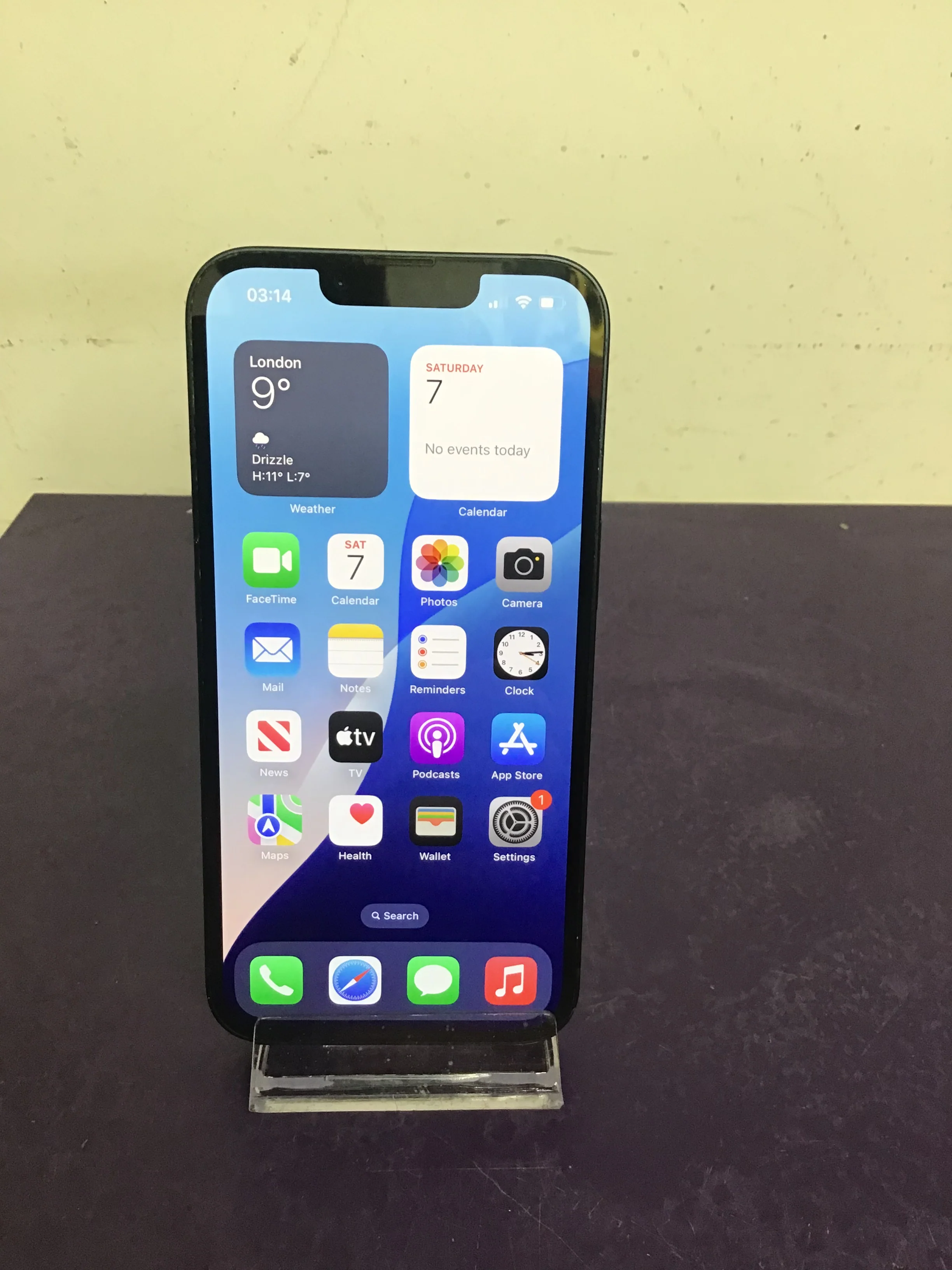 Apple iPhone 13