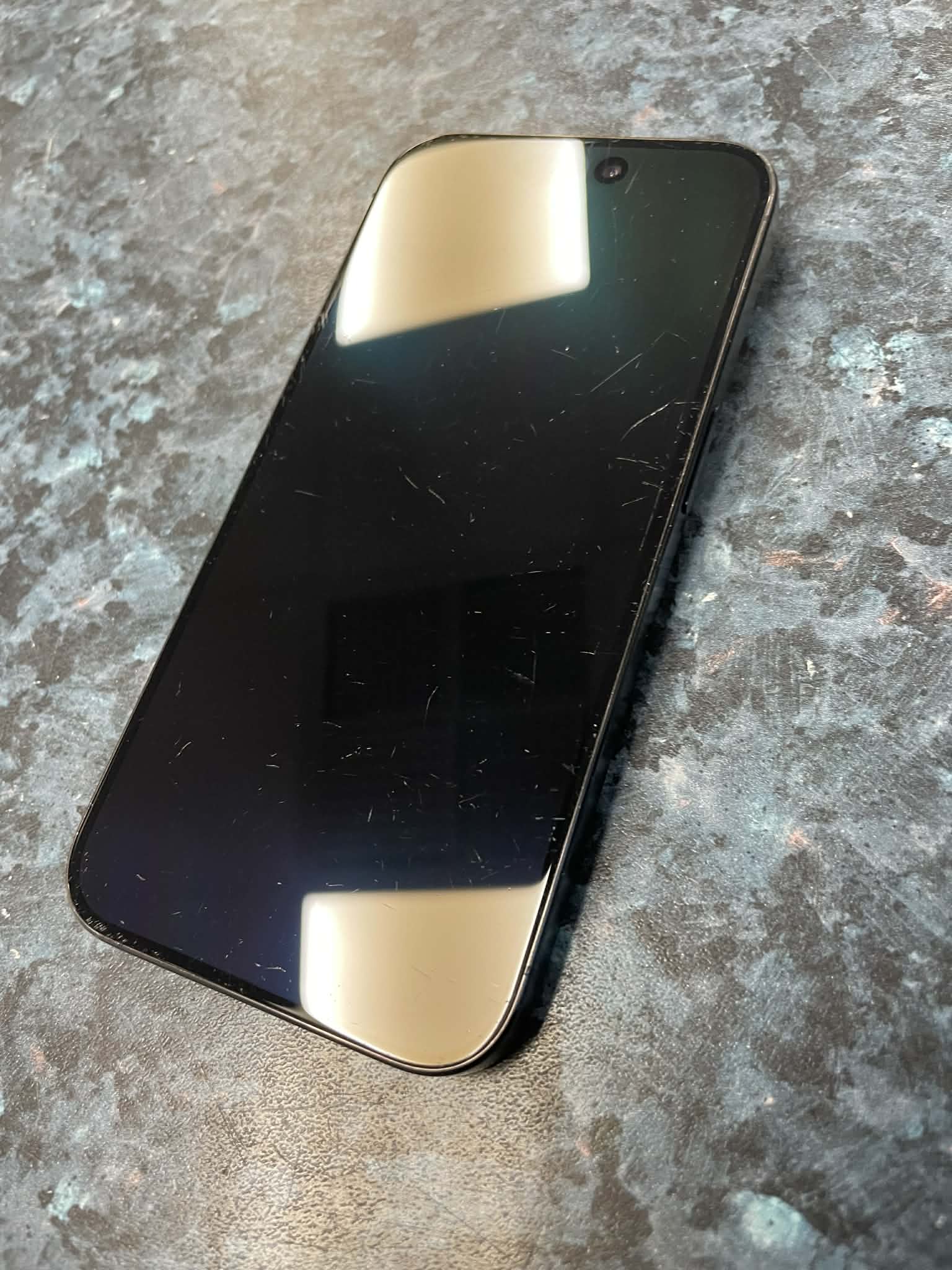 Apple iPhone 15 Pro 256gb **GRADE C** - Image 4