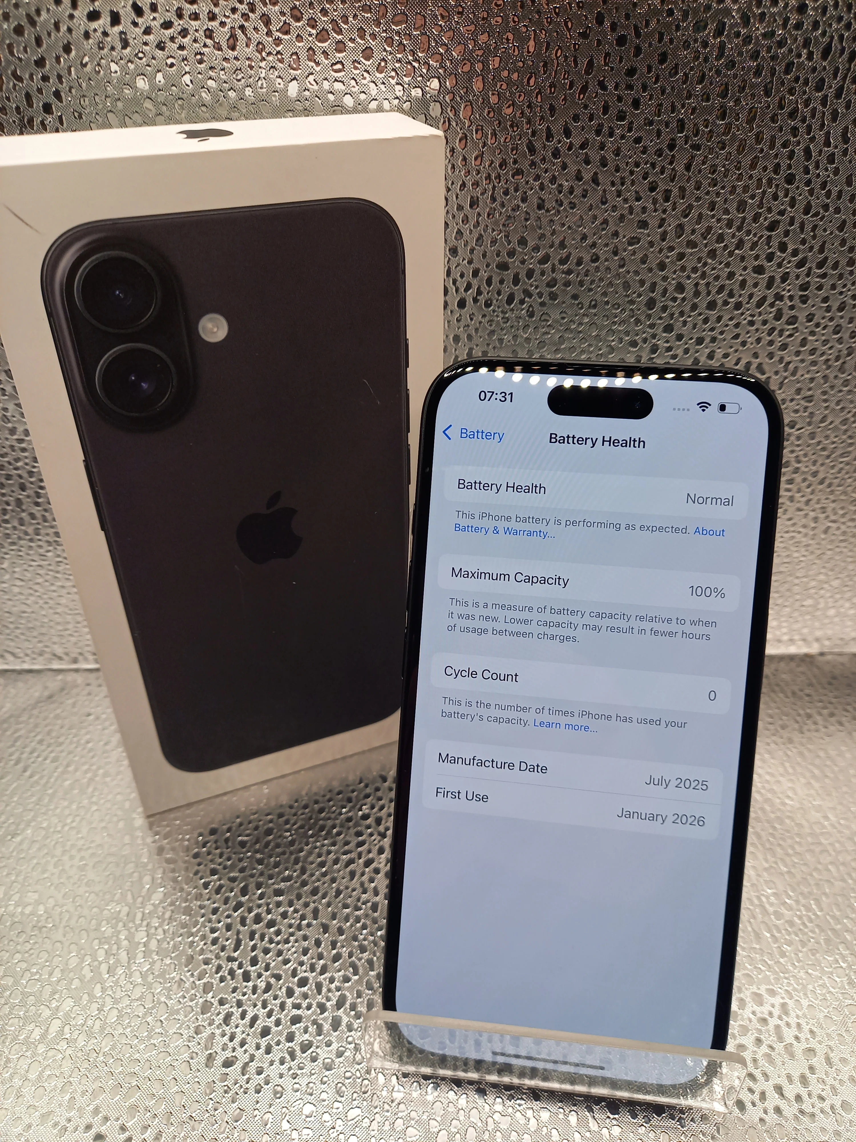 Apple iPhone 16-100%-0 Cycle Count - Image 3